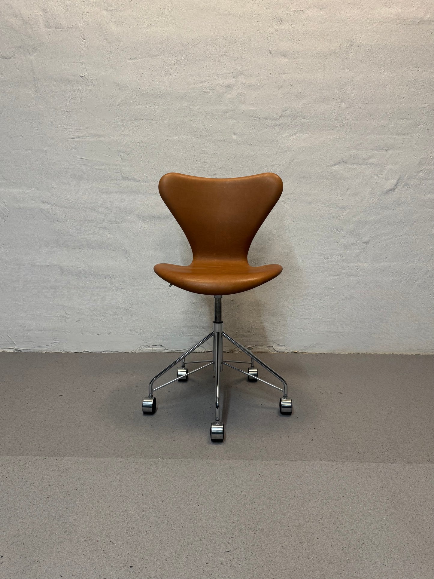Arne Jacobsen ‘Syveren/3117’ Fritz Hansen.