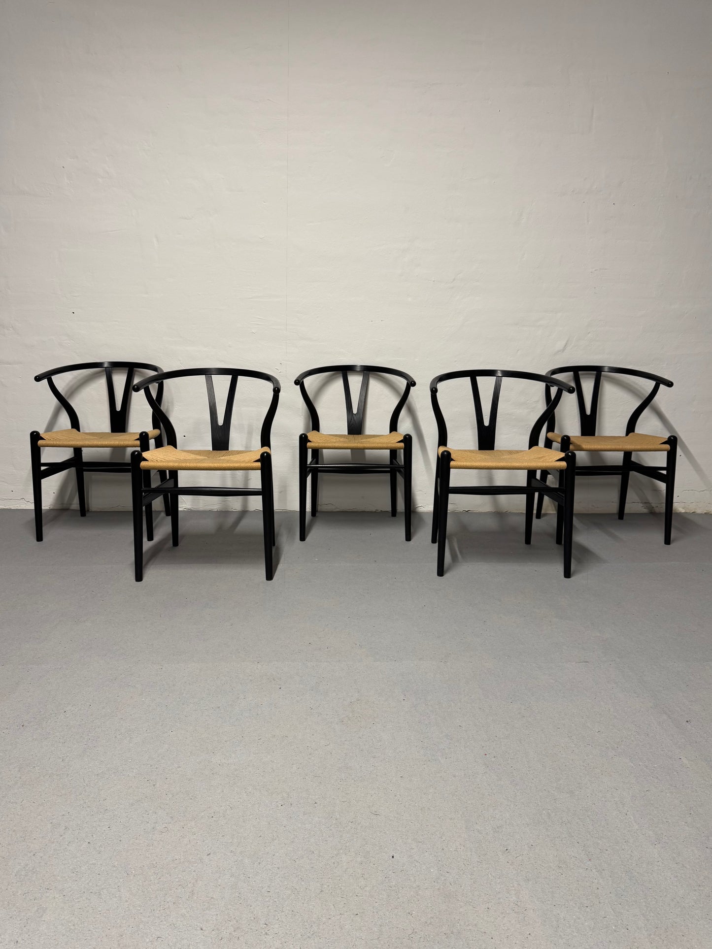 Egetræ, Hans J. Wegner ‘CH24’ ‘Y-stolen’ fremstillet hos Carl Hansen & Søn.