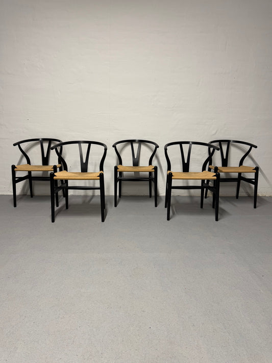 Egetræ, Hans J. Wegner ‘CH24’ ‘Y-stolen’ fremstillet hos Carl Hansen & Søn.