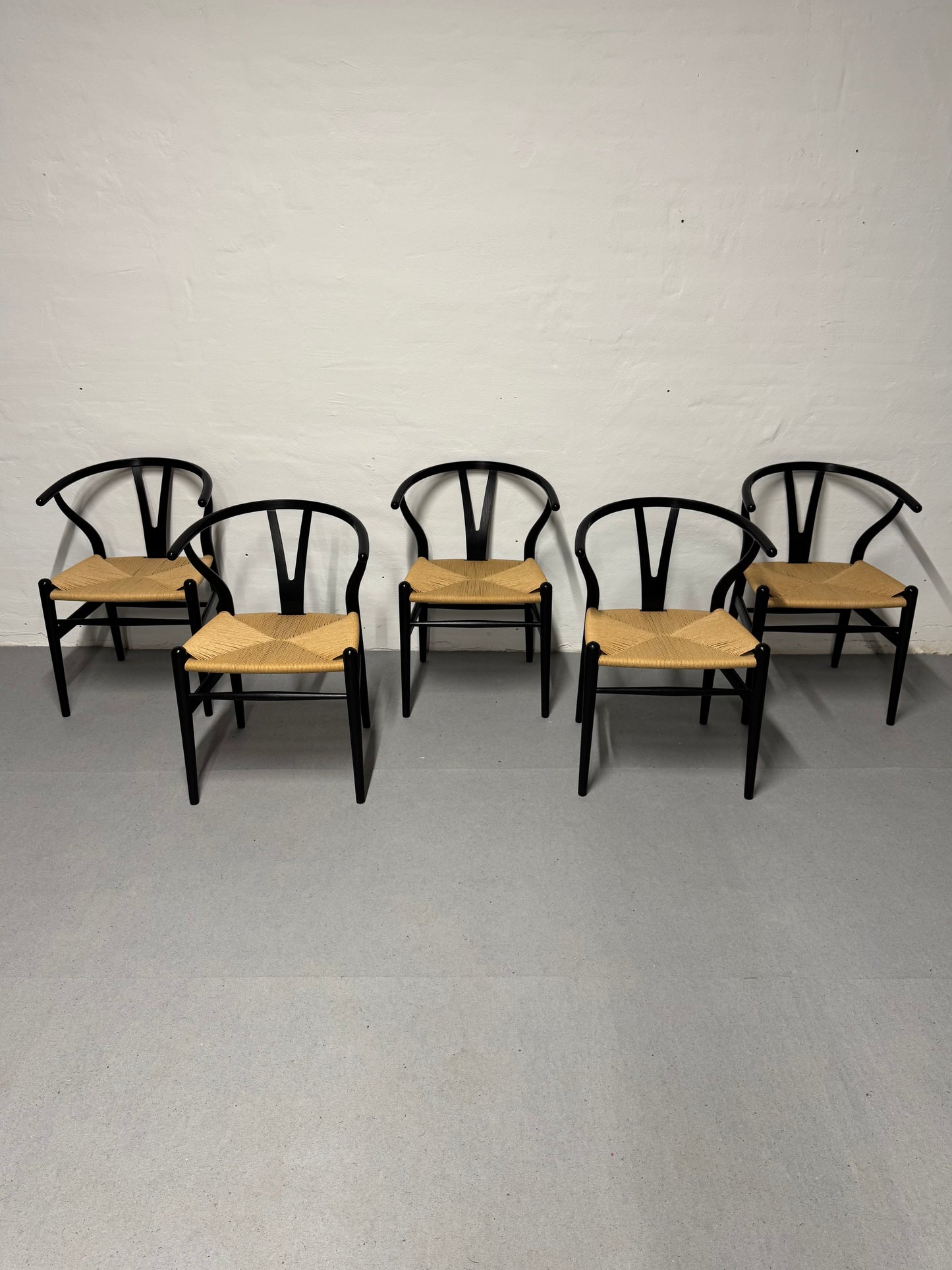 Egetræ, Hans J. Wegner ‘CH24’ ‘Y-stolen’ fremstillet hos Carl Hansen & Søn.