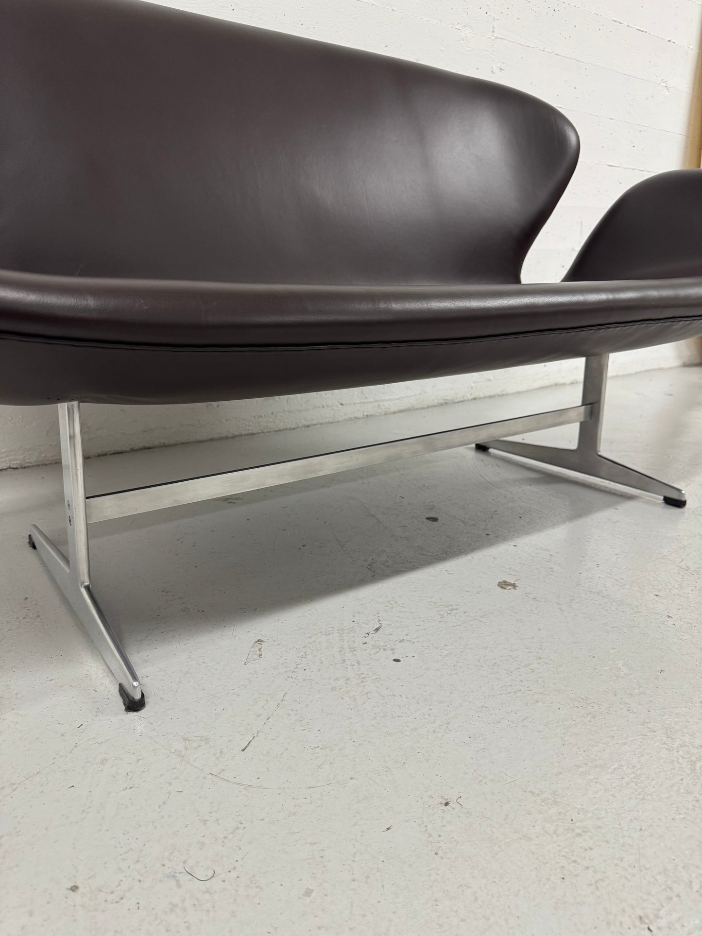Arne Jacobsen ‘Svanen’ Fritz Hansen, model: 3321.