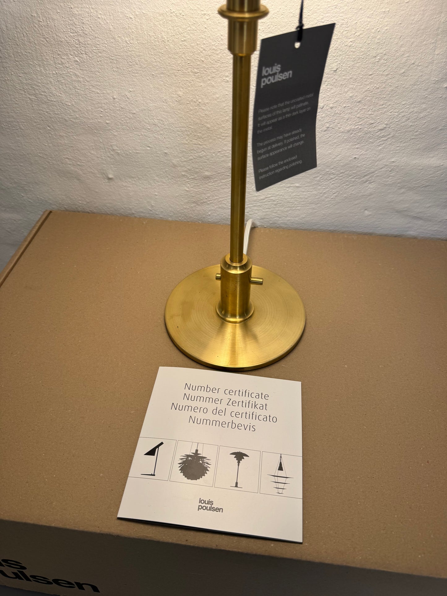 Poul Henningsen ‘PH 3/2’ Louis Poulsen.