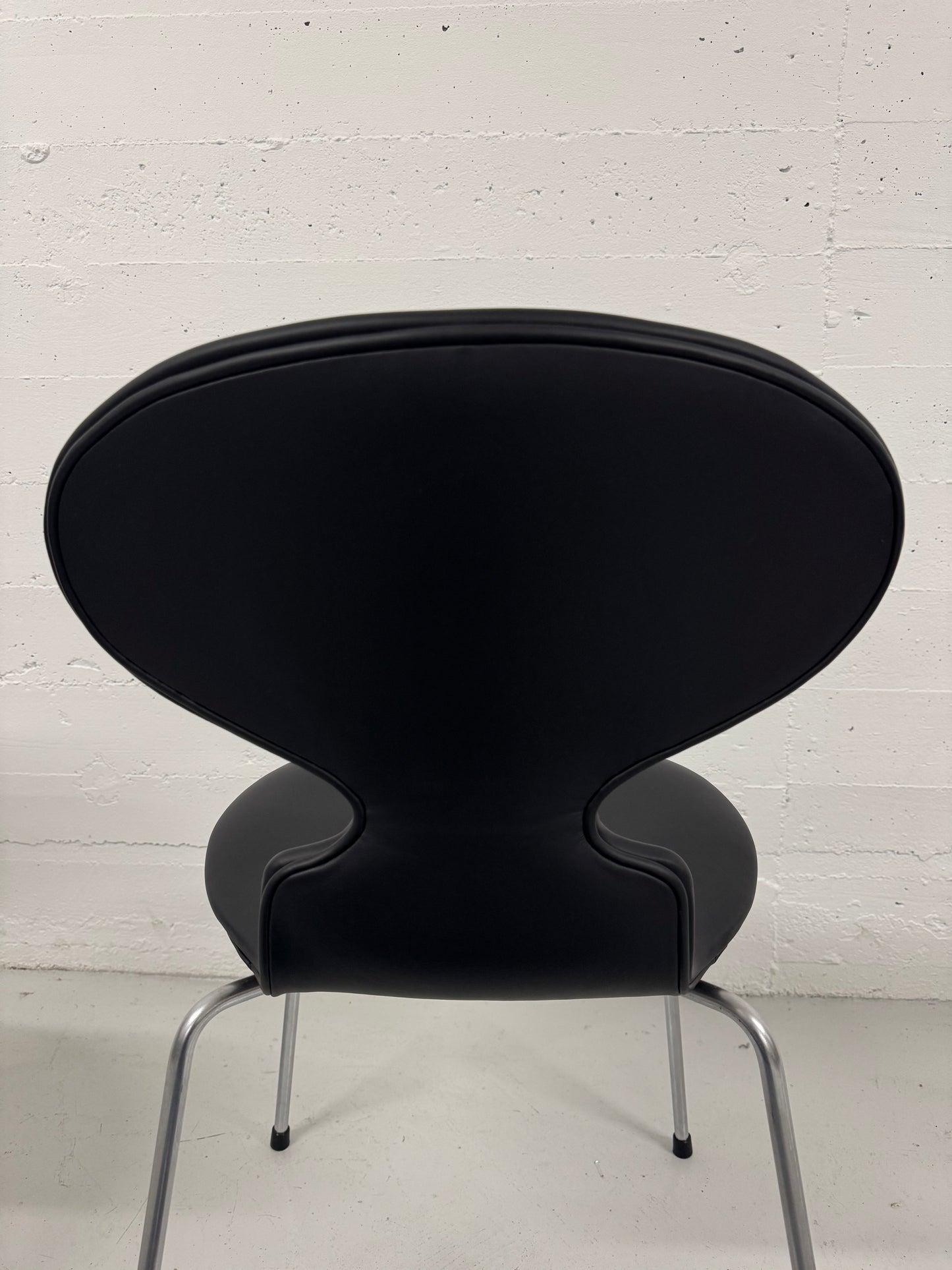 Nypolstret Arne Jacobsen ‘Myren/3101’ Fritz Hansen.