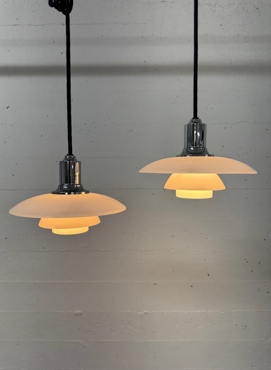 Poul Henningsen, “2/1” Louis Poulsen.