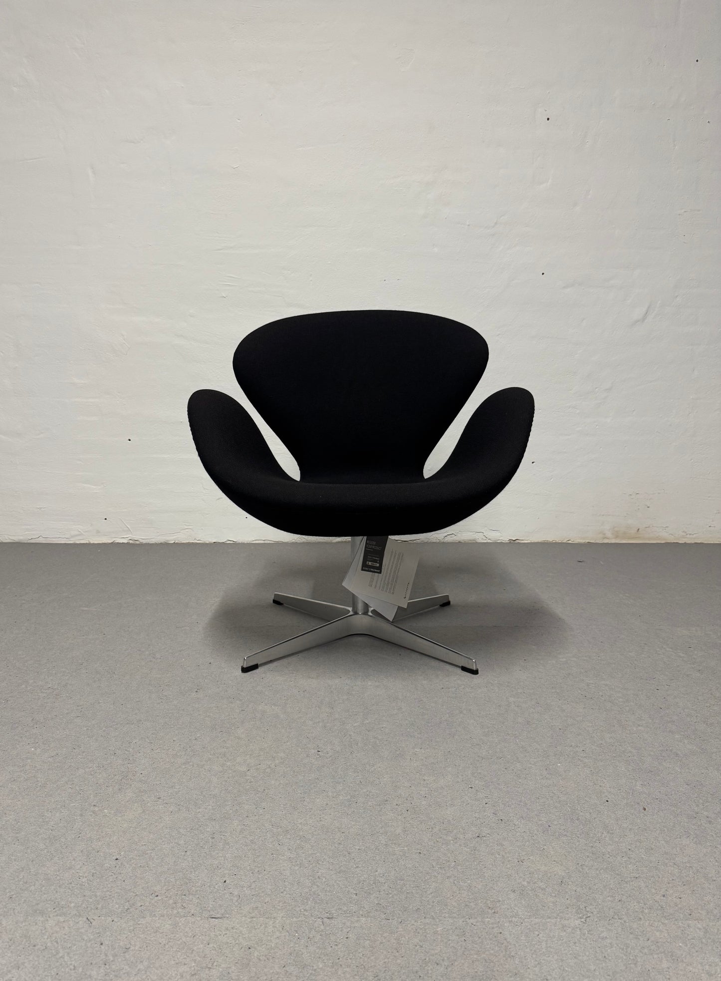 Returdrej & Original polstring Arne Jacobsen ‘Svanen’ Fritz Hansen, model: 3320.