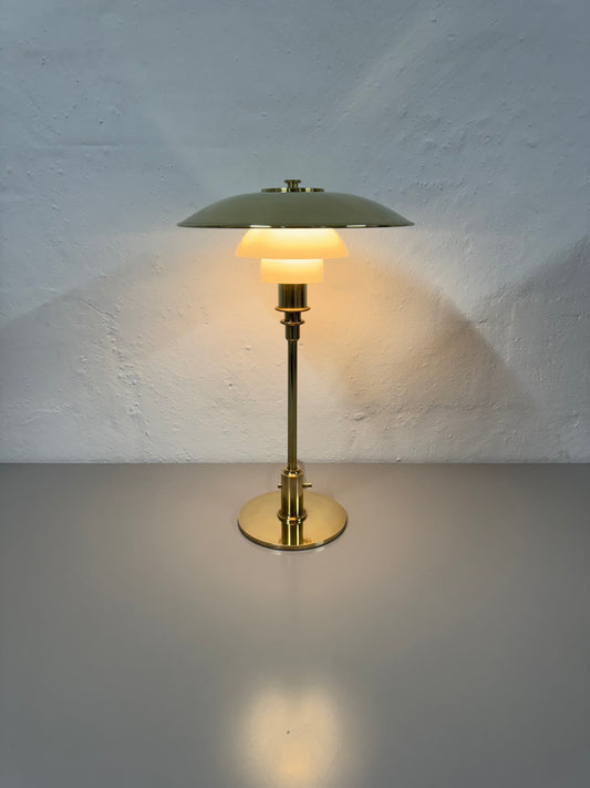 Poul Henningsen, “PH 3/2” Louis Poulsen.