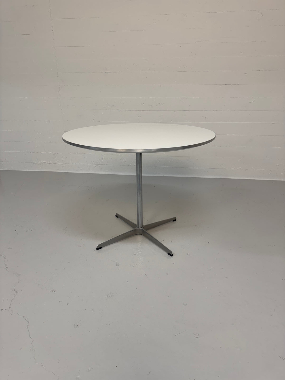 Arne Jacobsen ‘A623’ Fritz Hansen.