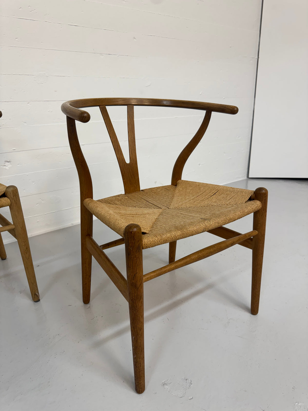 Hans J. Wegner ‘CH-24’ Carl Hansen & Søn.