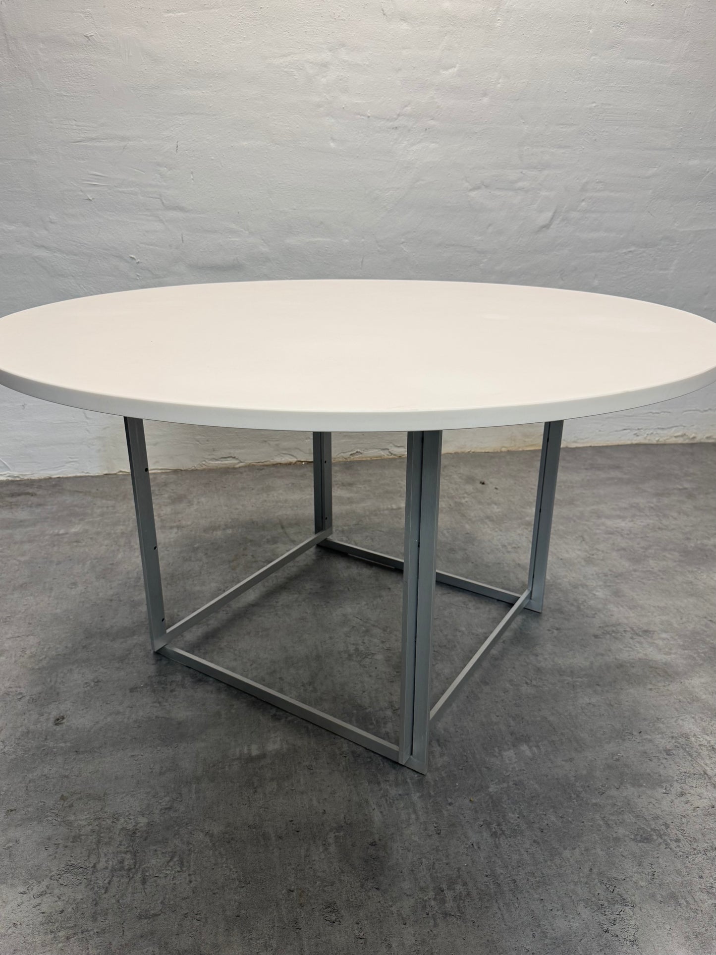 Poul Kjærholm ‘PK58’ Fritz Hansen.