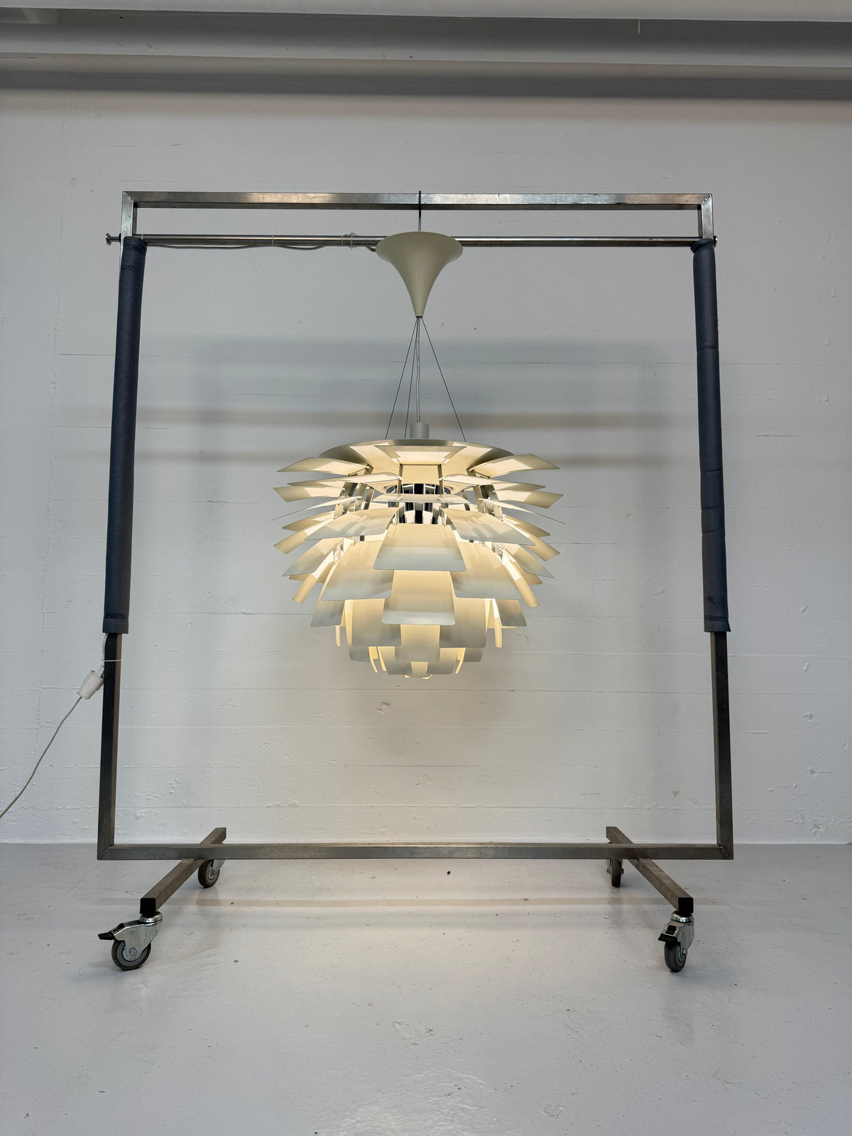 Ø72cm, Poul Henningsen ‘Koglen’ Louis Poulsen.