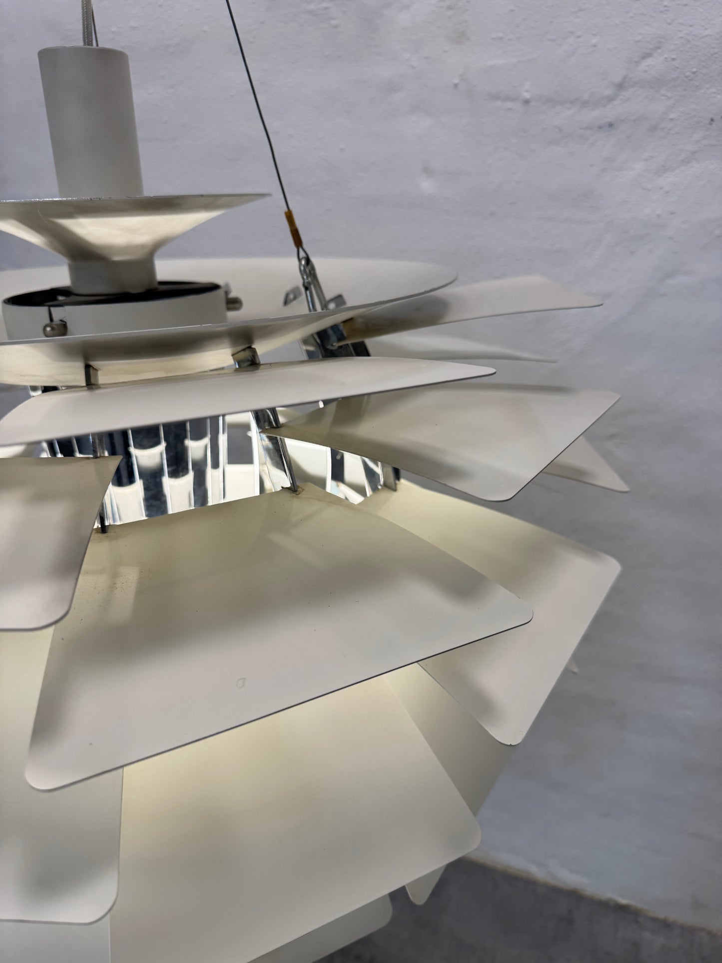 Ø60cm, Poul Henningsen ‘Koglen’ Louis Poulsen.