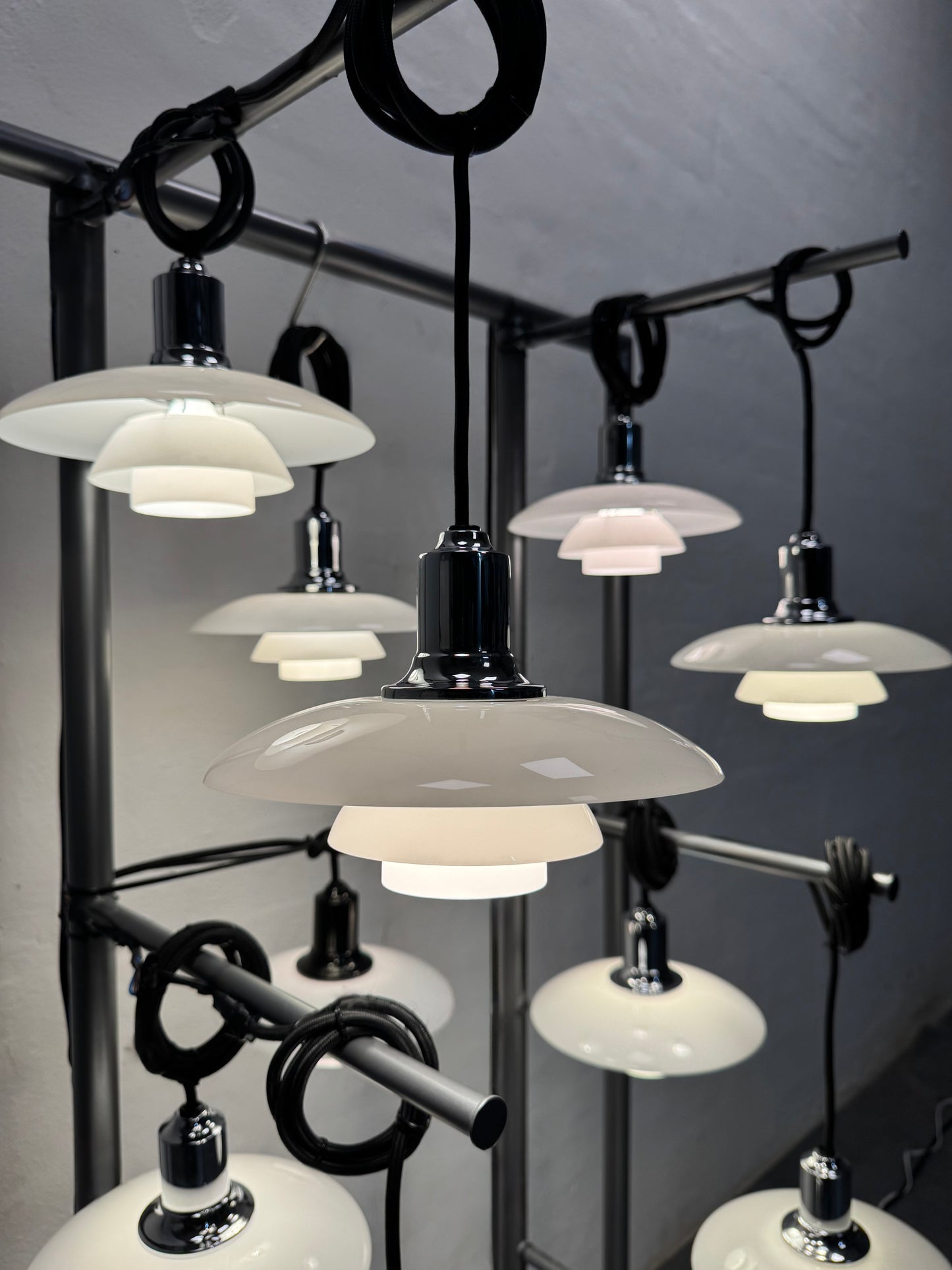 Poul Henningsen, “PH 2/1” pendel Louis Poulsen.