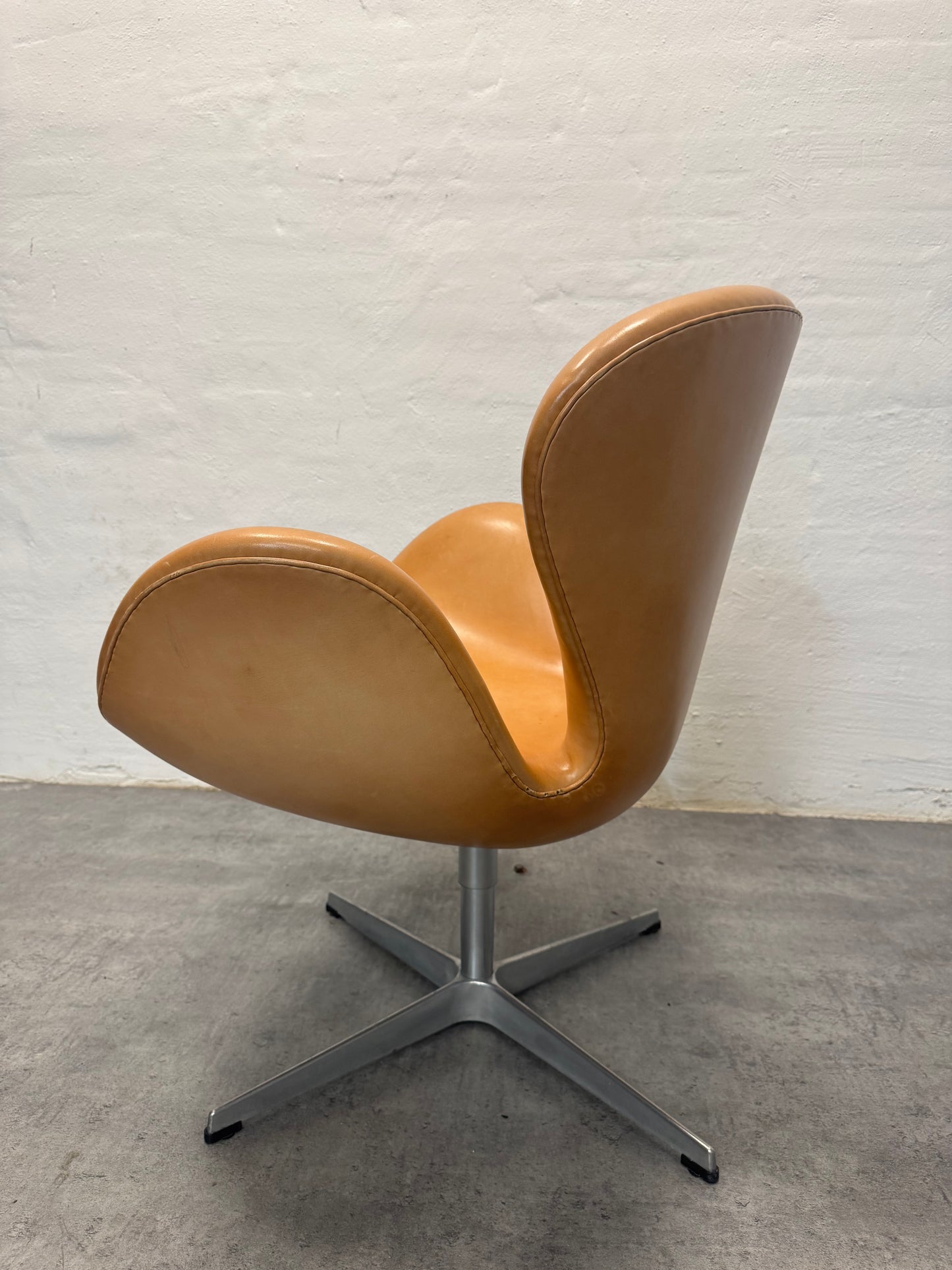 Arne Jacobsen ‘Svanen’ Fritz Hansen.