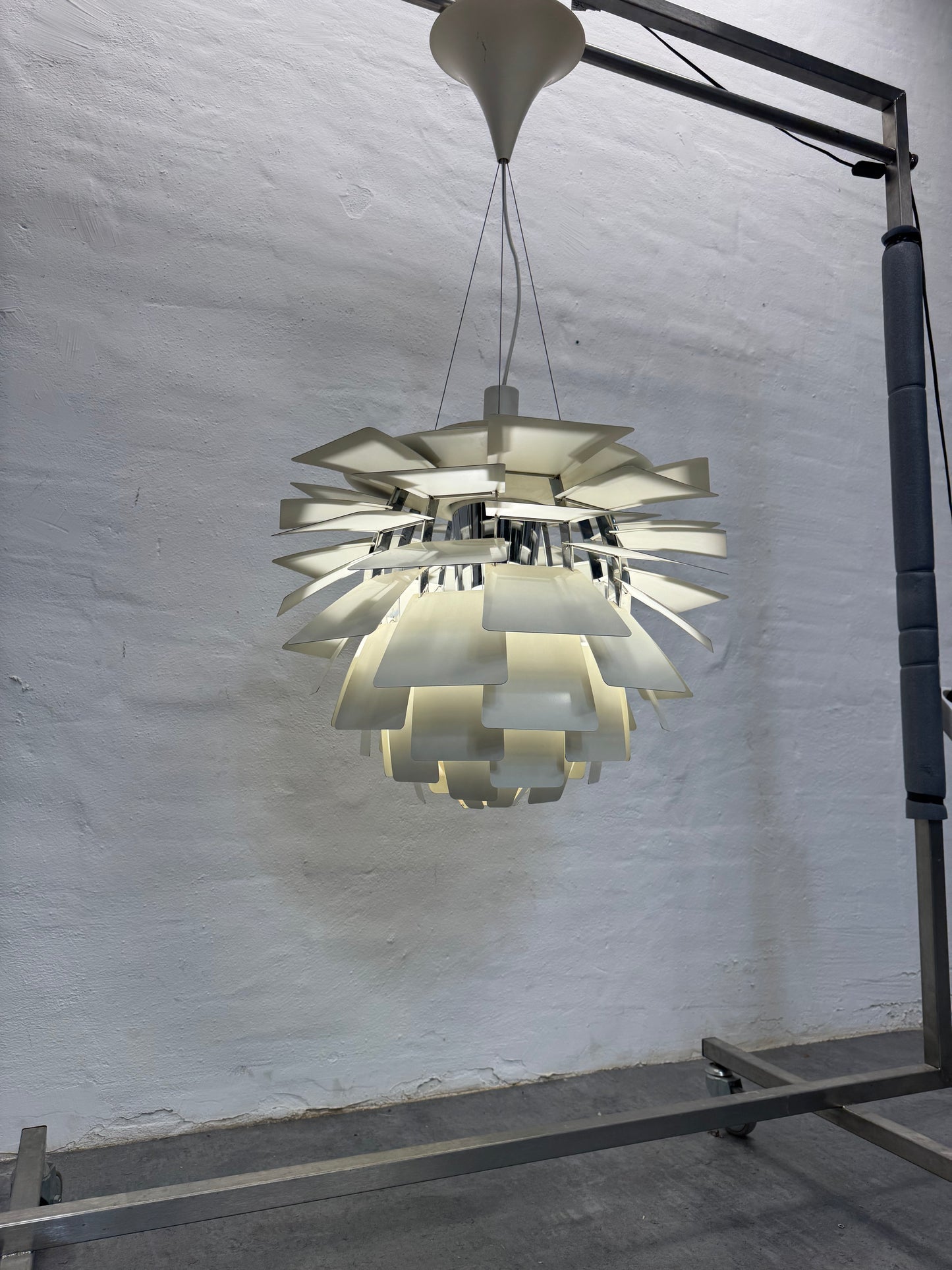 Ø60cm, Poul Henningsen ‘Koglen’ Louis Poulsen.