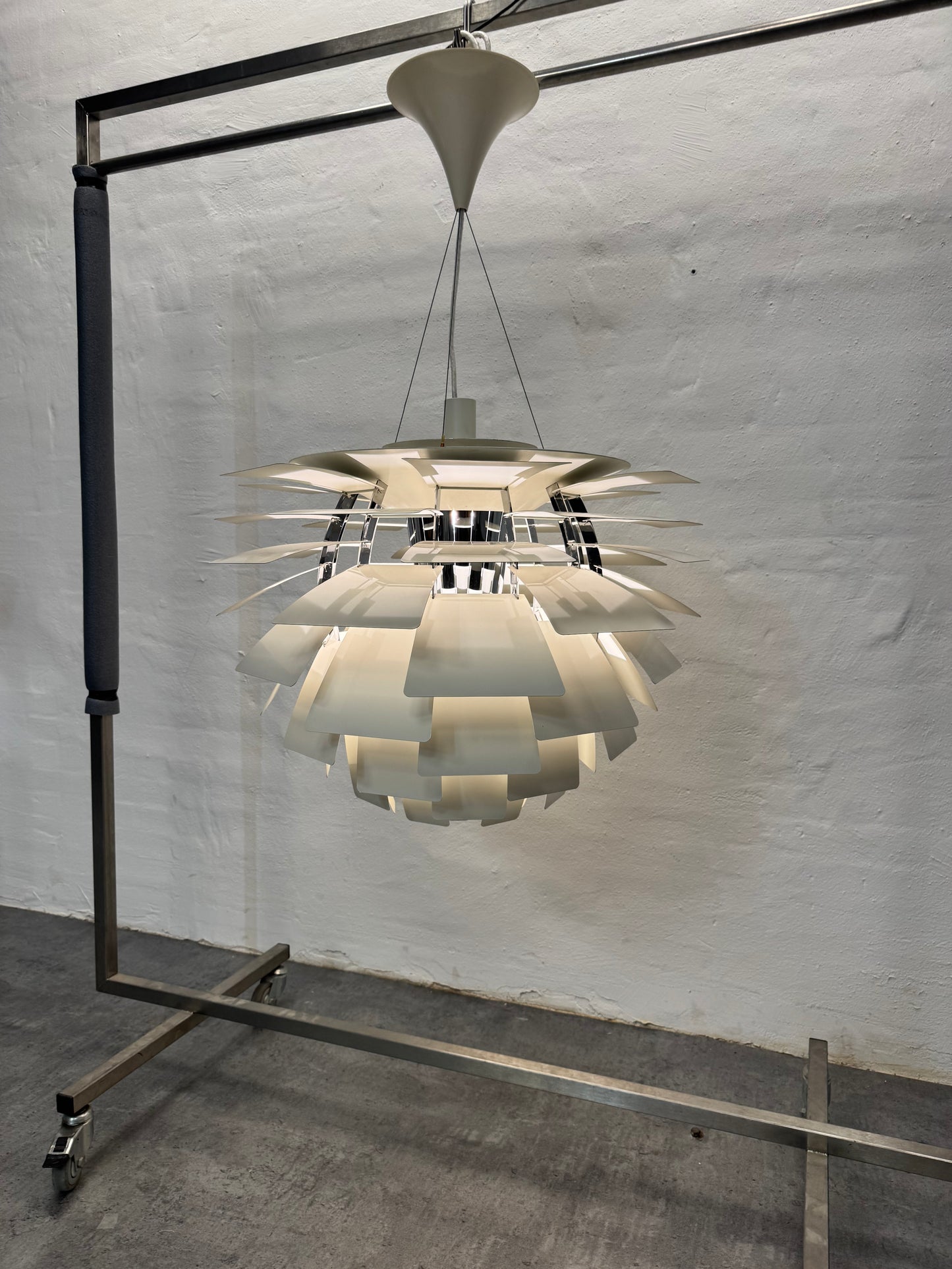 Poul Henningsen ‘Koglen’ Ø72 cm, hvid.