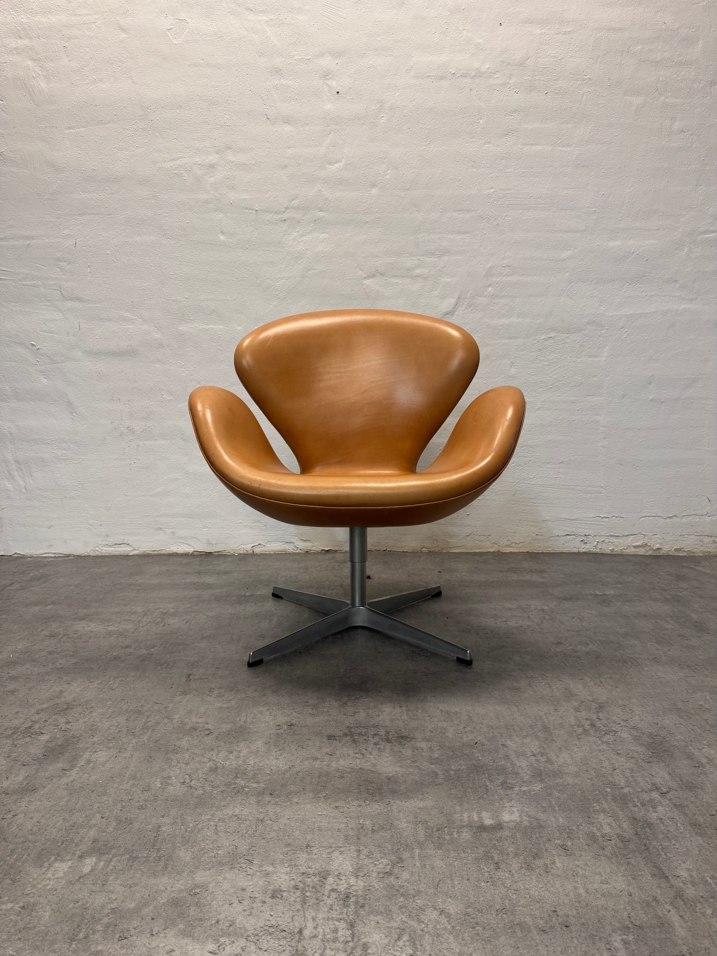 Arne Jacobsen ‘Svanen’ Fritz Hansen.