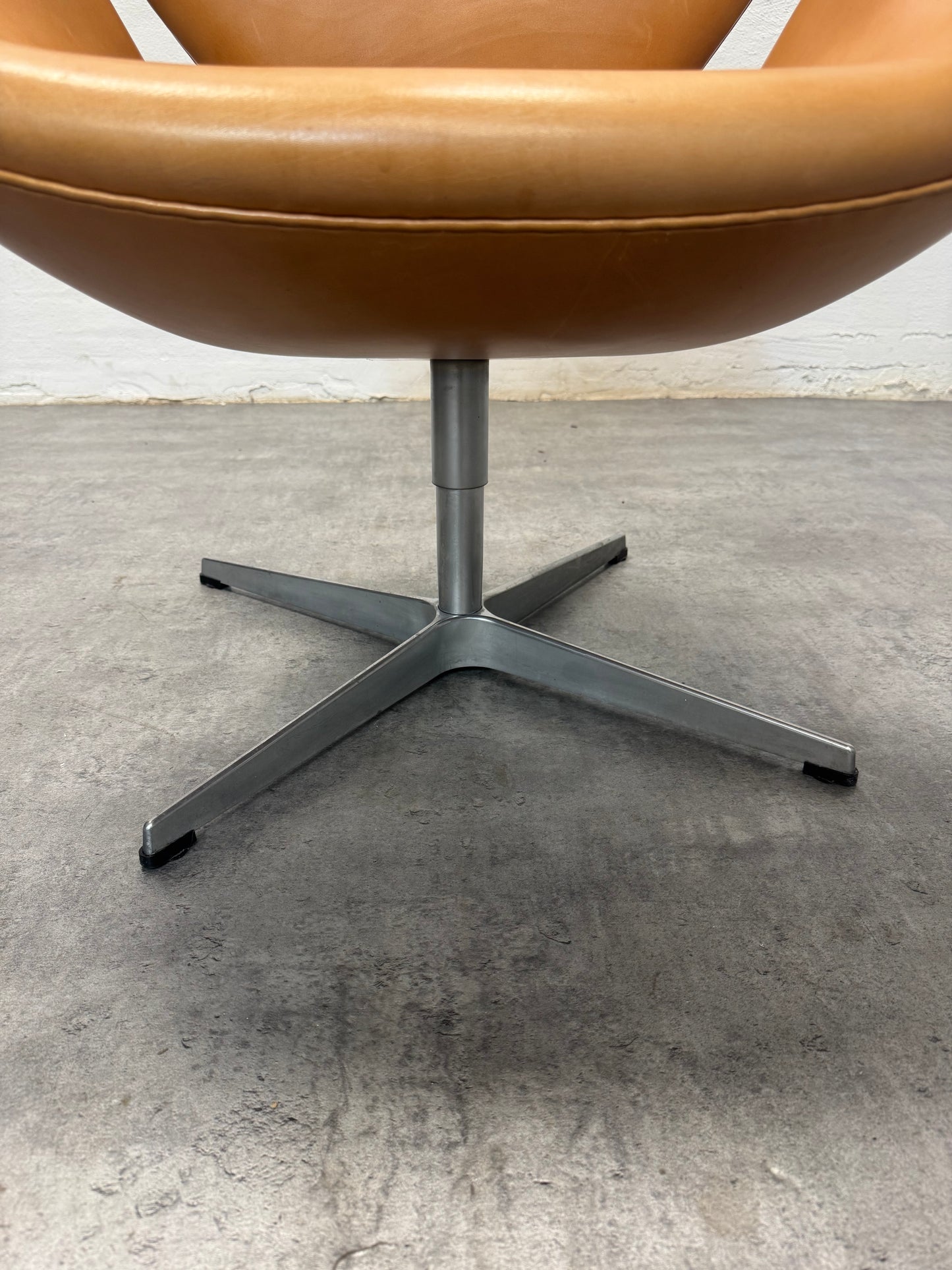 Arne Jacobsen ‘Svanen’ Fritz Hansen.