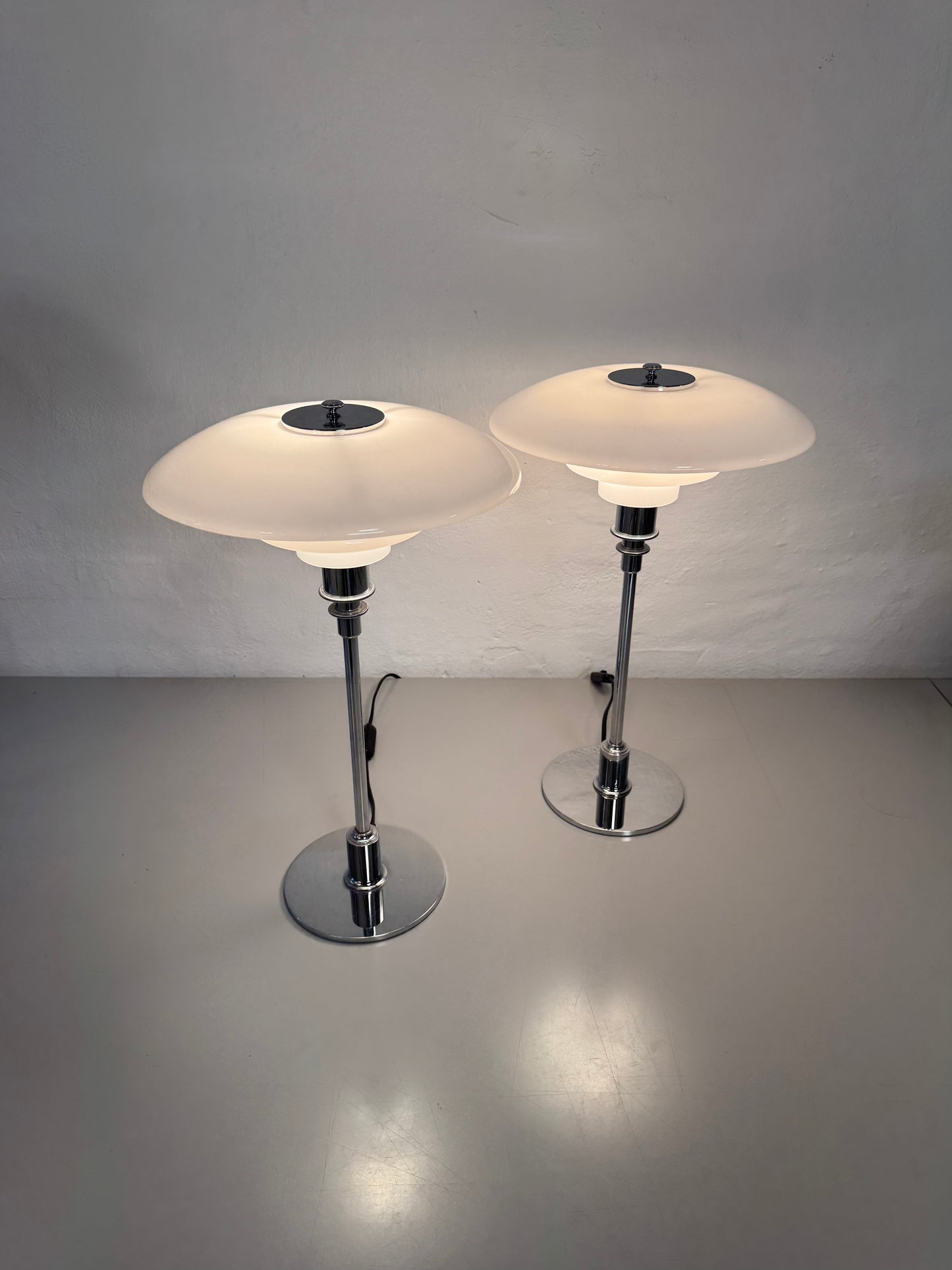Poul Henningsen, “PH 3/2” Louis Poulsen.