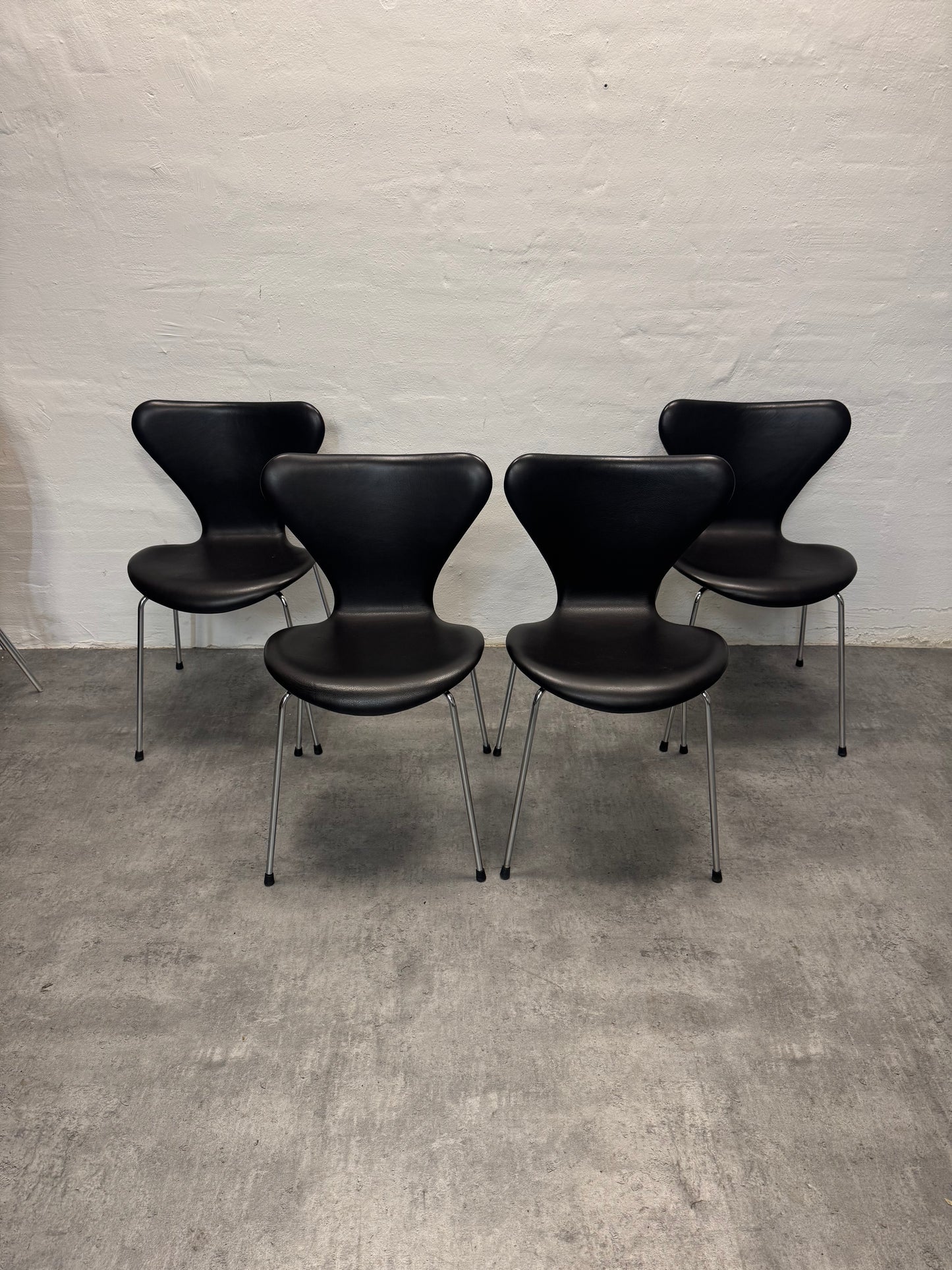 Arne Jacobsen ‘3107’ Fritz Hansen.