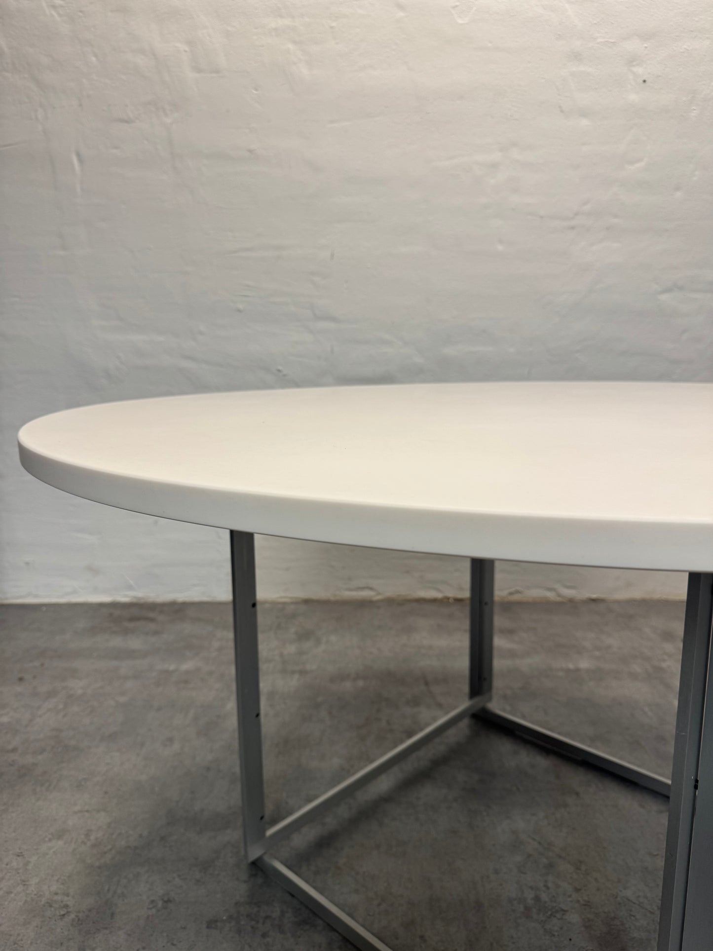 Poul Kjærholm ‘PK58’ Fritz Hansen.