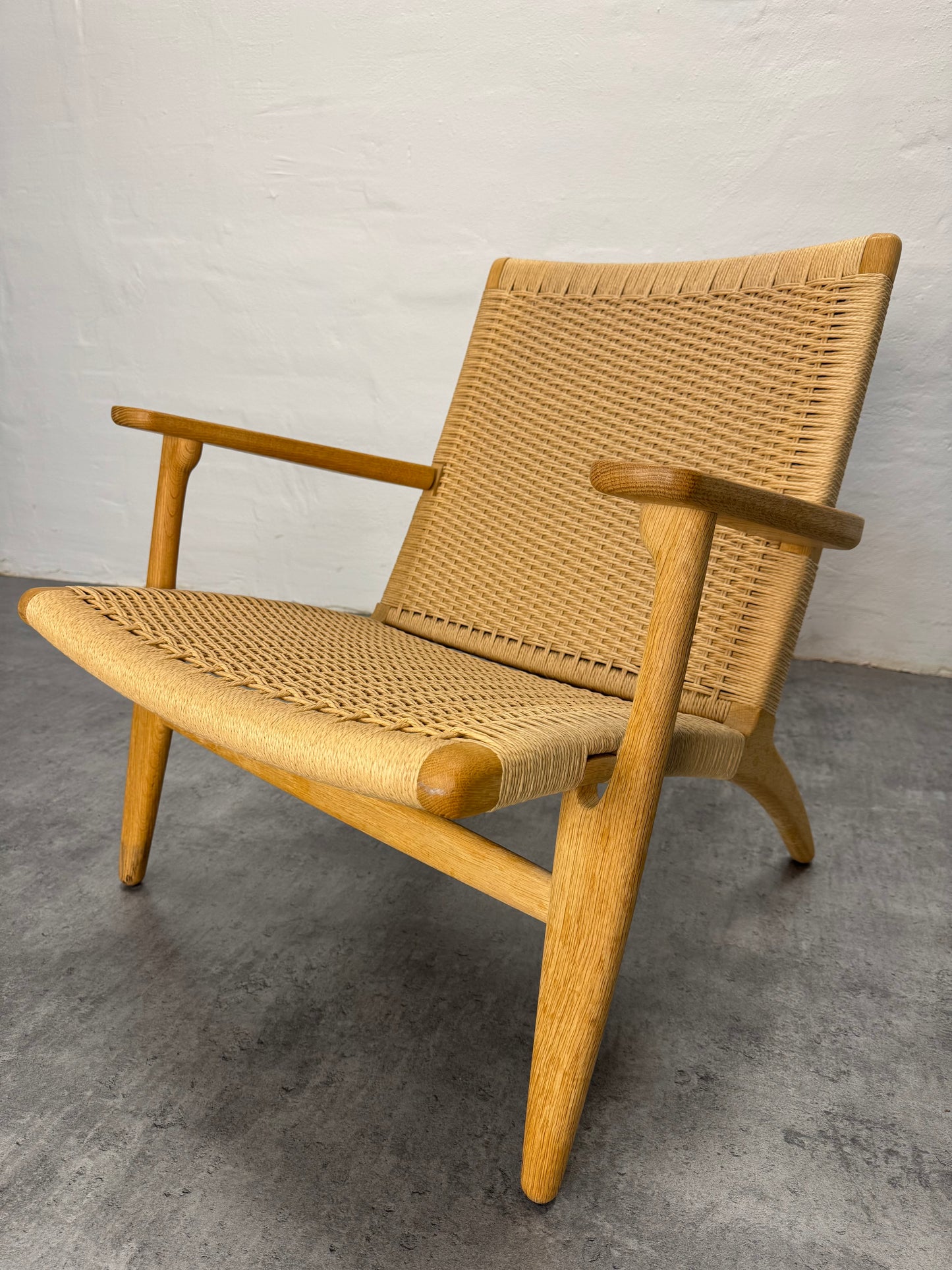 Hans J. Wegner ‘CH25’ egetræ.