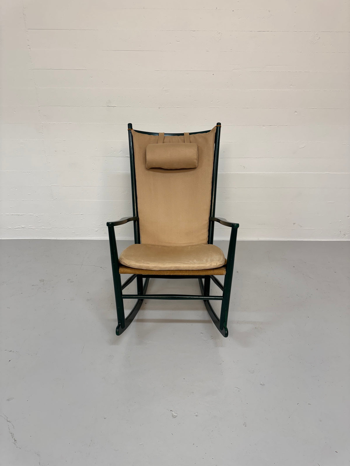 Hans J. Wegner ‘J16’ Fredericia Furniture.