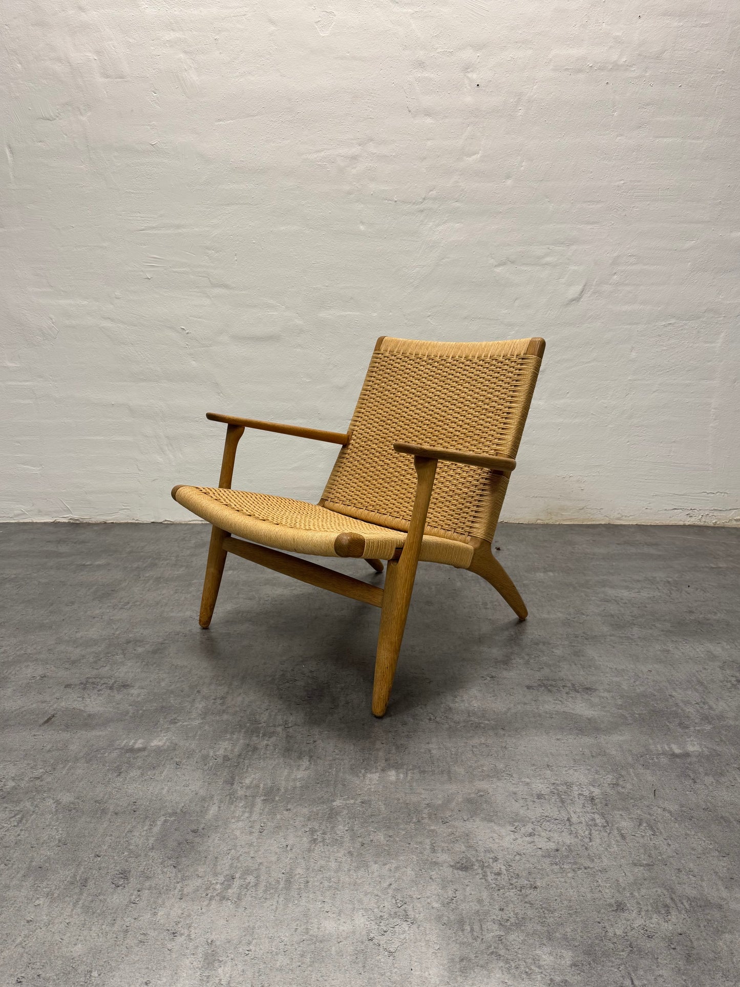 Hans J. Wegner ‘CH25’ egetræ.