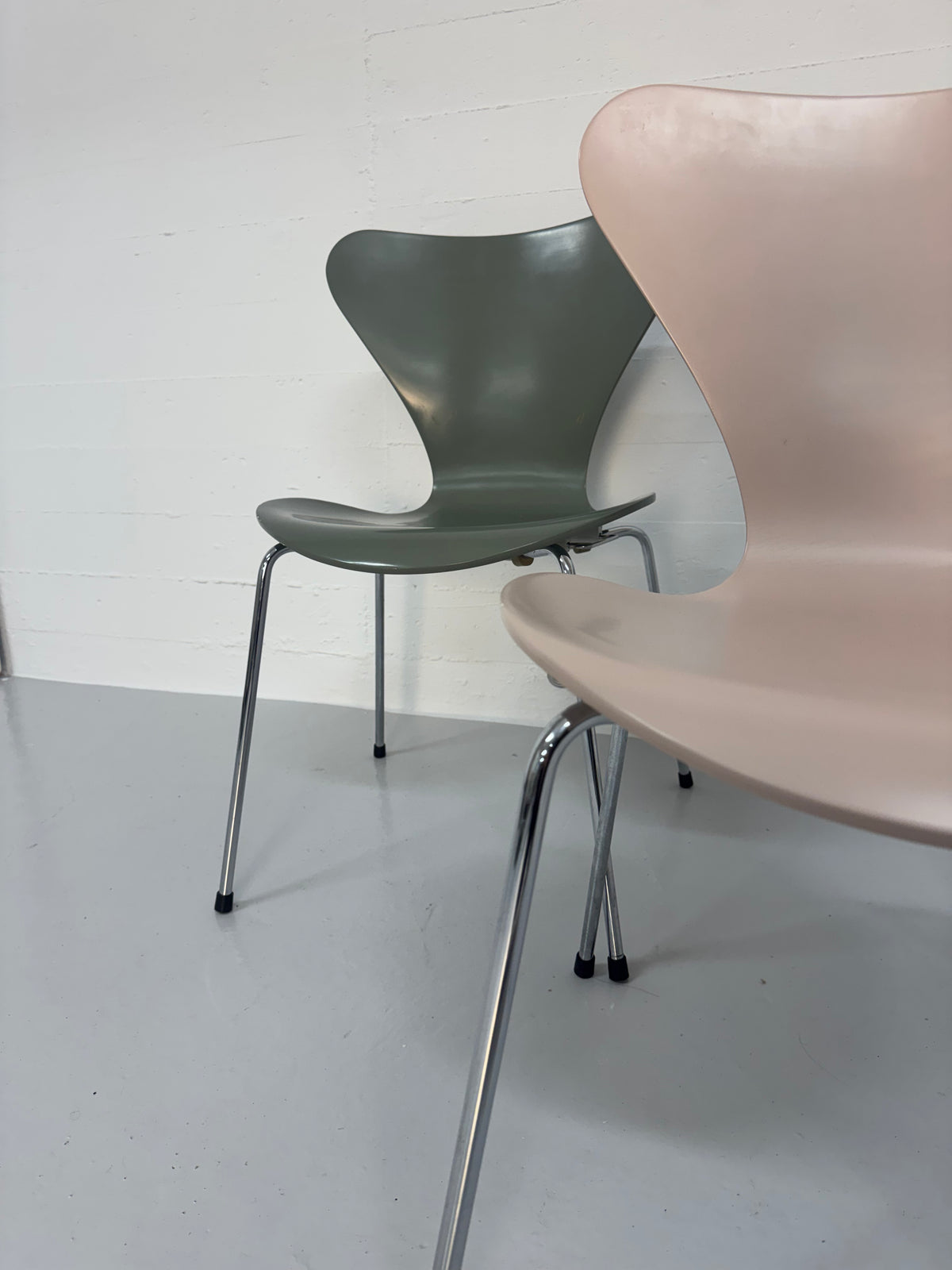 Arne Jacobsen ‘3107’ Fritz Hansen.