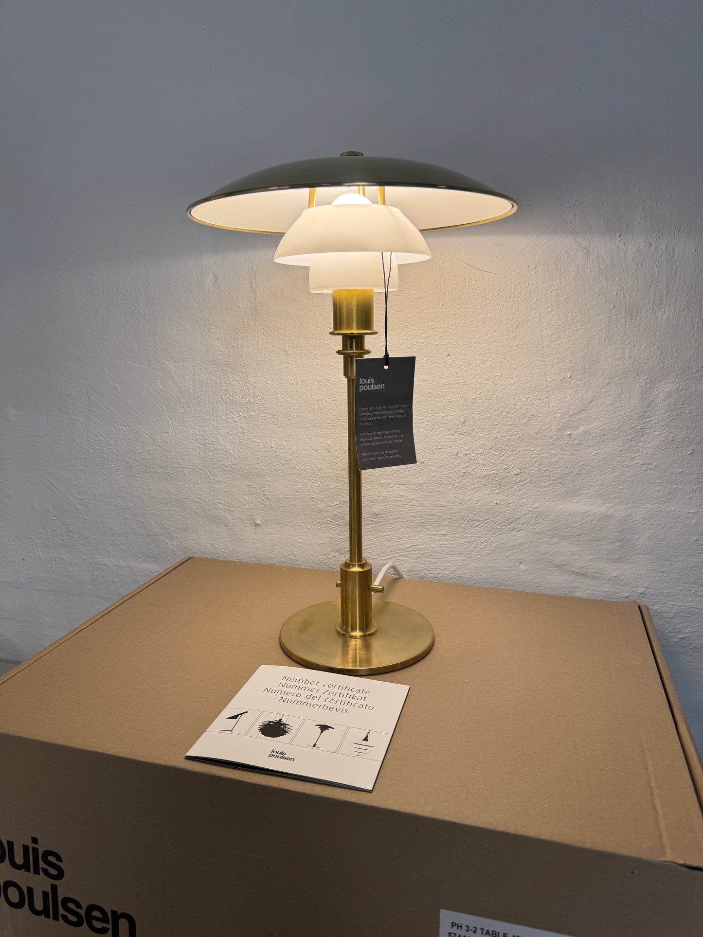 Poul Henningsen ‘PH 3/2’ Louis Poulsen.