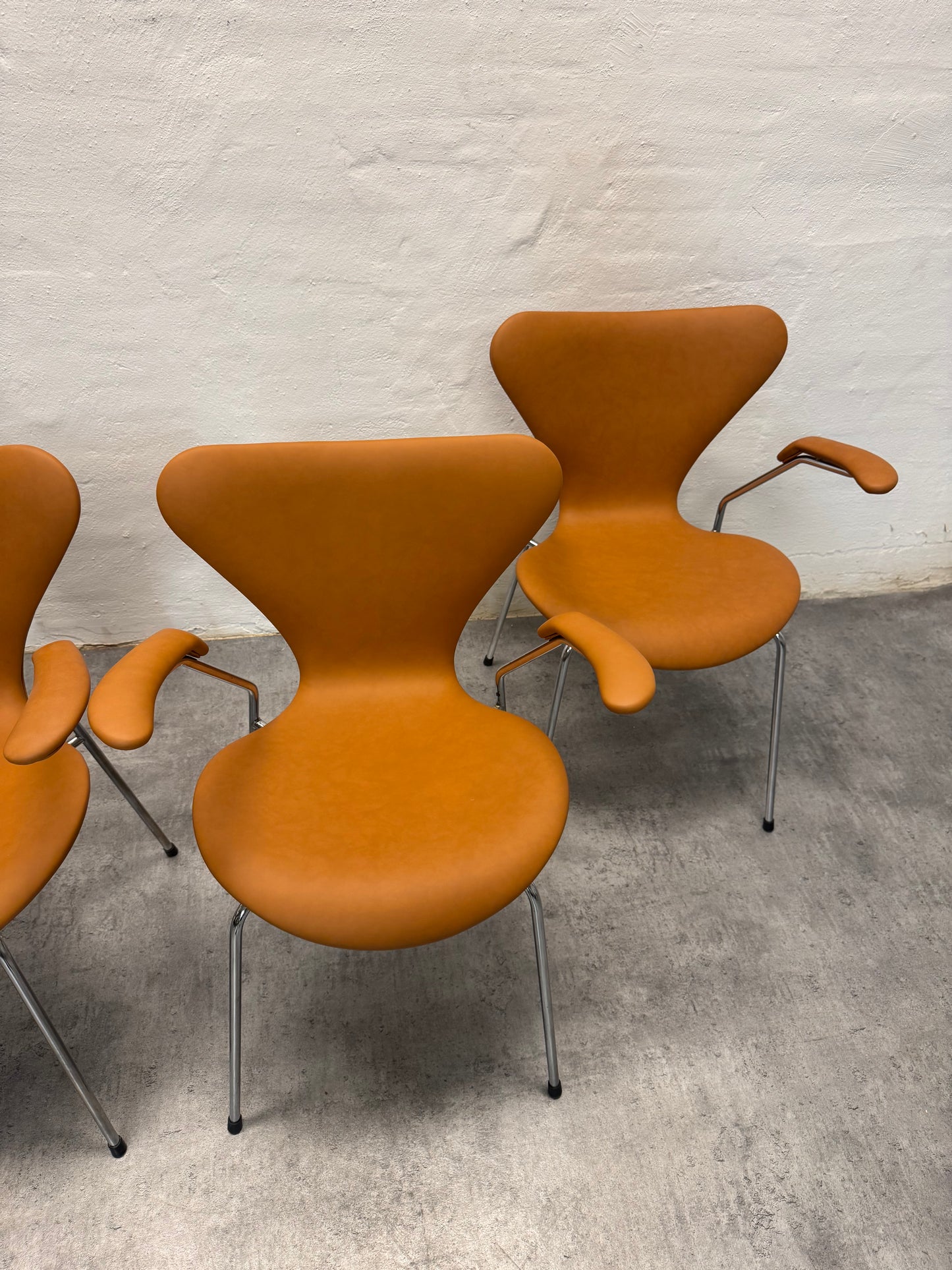 Nypolstret Arne Jacobsen ‘3207’ Fritz Hansen.