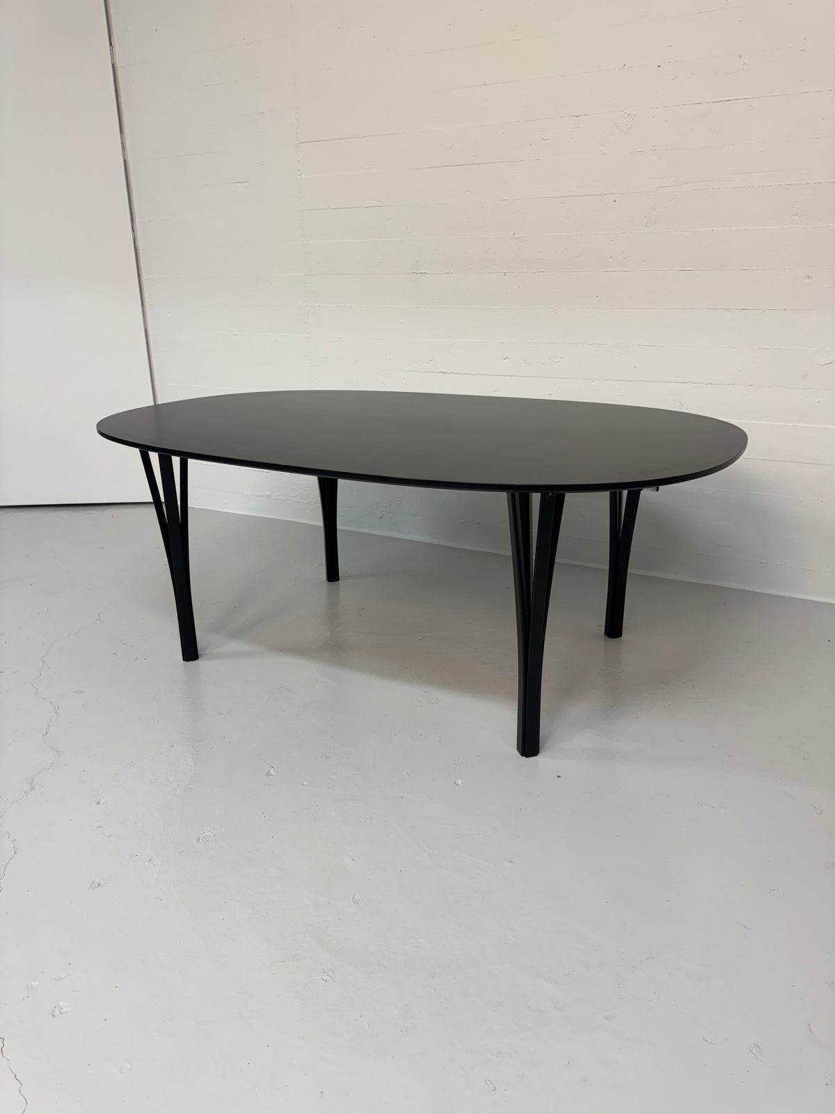 Piet Hein ‘Superellipse’ Fritz Hansen.
