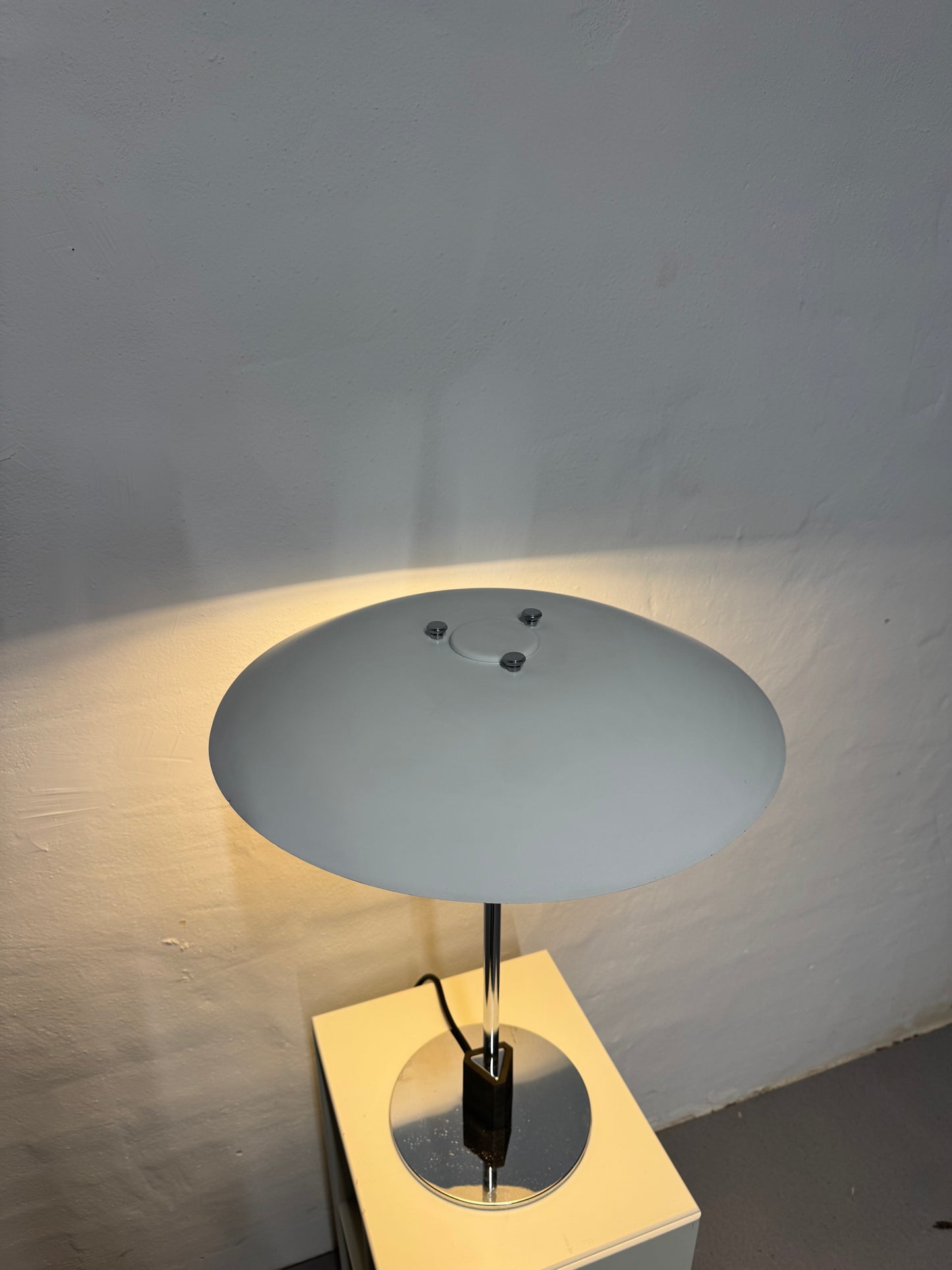 Poul Henningsen, “PH 4/3” Louis Poulsen.