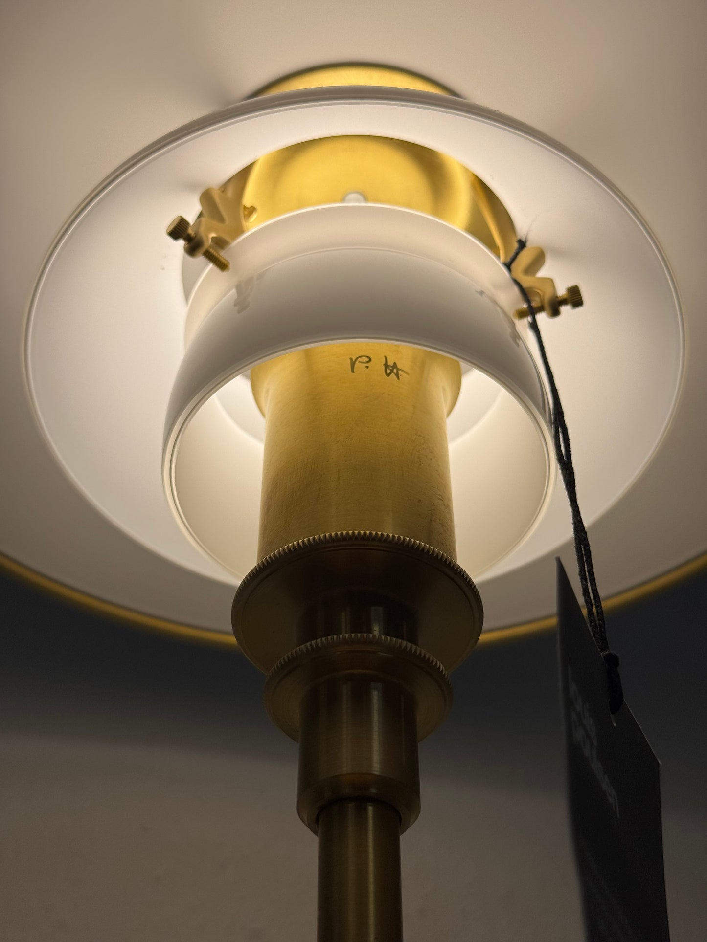 Poul Henningsen ‘PH 3/2’ Louis Poulsen.