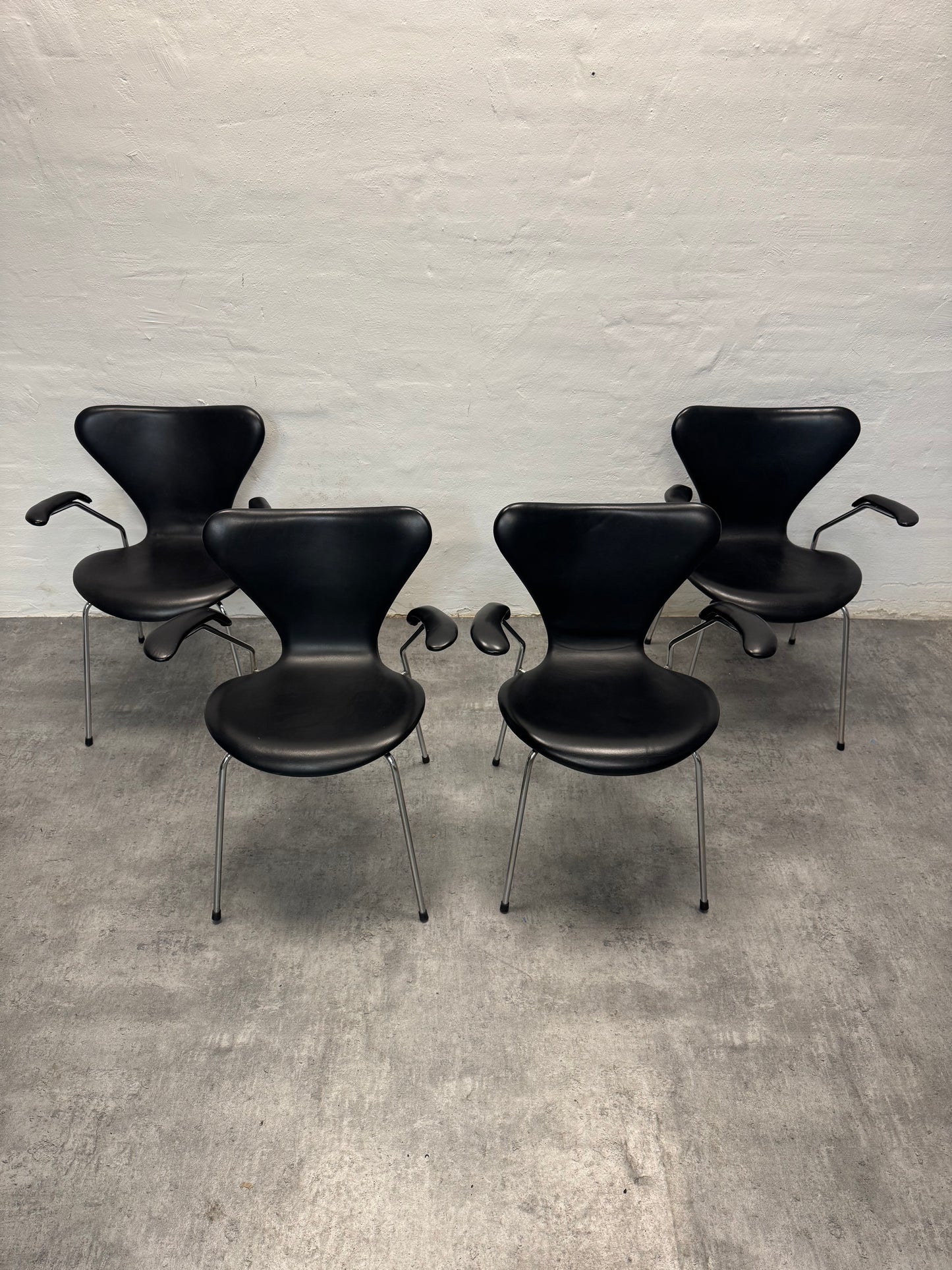 Arne Jacobsen ‘3207’ Fritz Hansen.