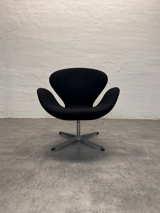 Arne Jacobsen ‘Svanen’ Fritz Hansen.