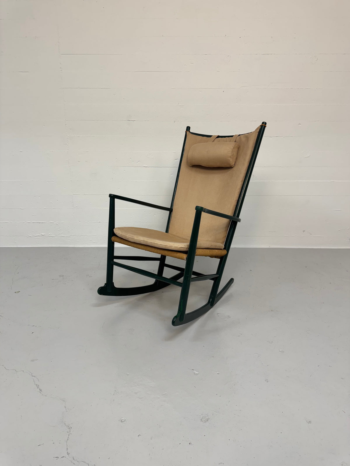 Hans J. Wegner ‘J16’ Fredericia Furniture.