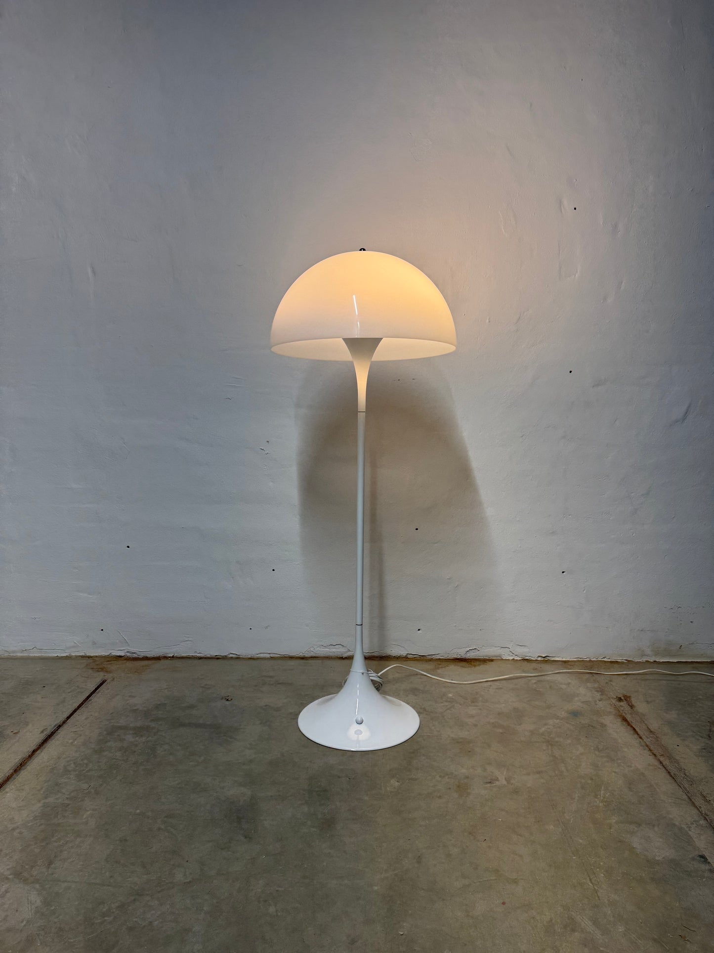 Verner Panton, “Panthella” Louis Poulsen.