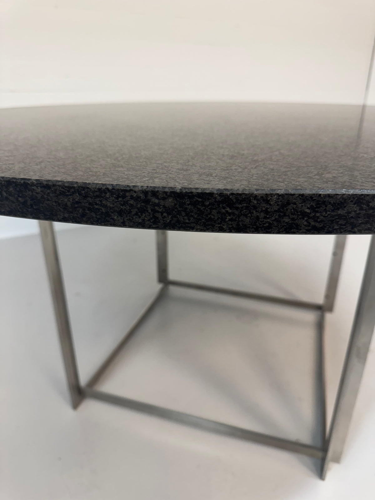 Poul Kjærholm ‘PK-54’ Fritz Hansen.