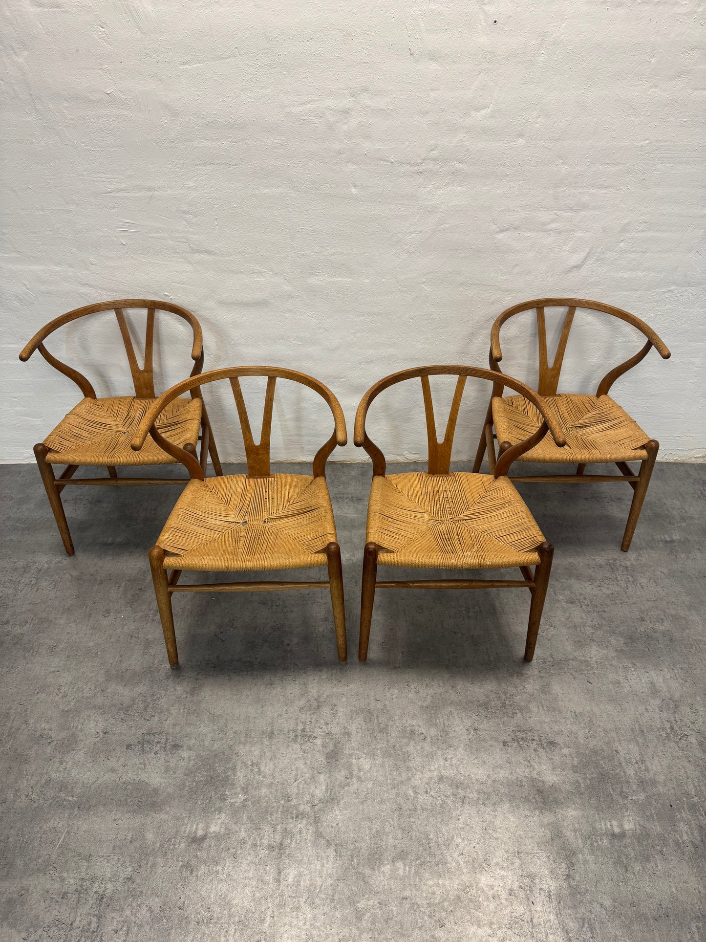 Eg, Hans J. Wegner ‘CH24/Y-stolen’ Carl Hansen & Søn.