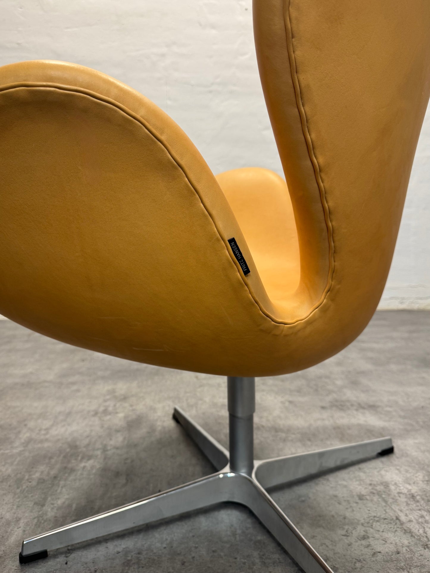 ORIGINAL POLSTRING Arne Jacobsen ‘Svanen’ Fritz Hansen - 2023.