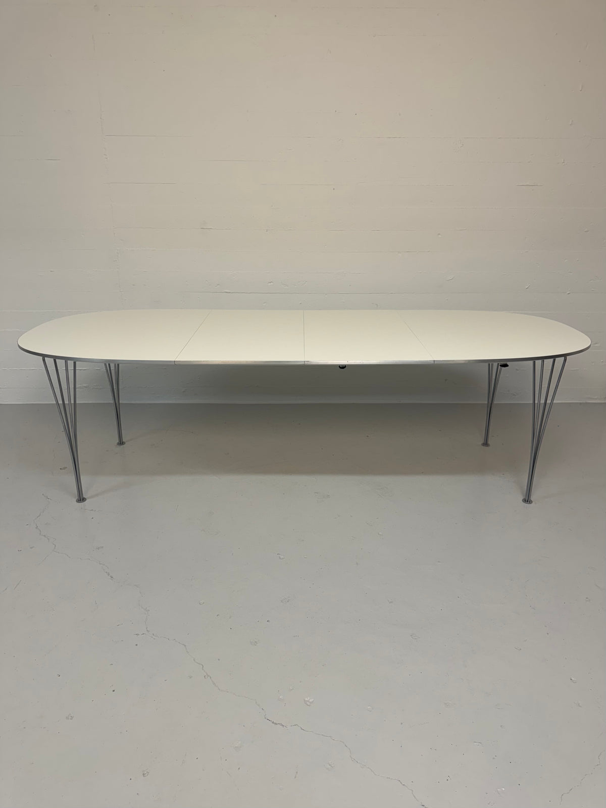 Piet Hein ‘Superellipse’ Fritz Hansen.