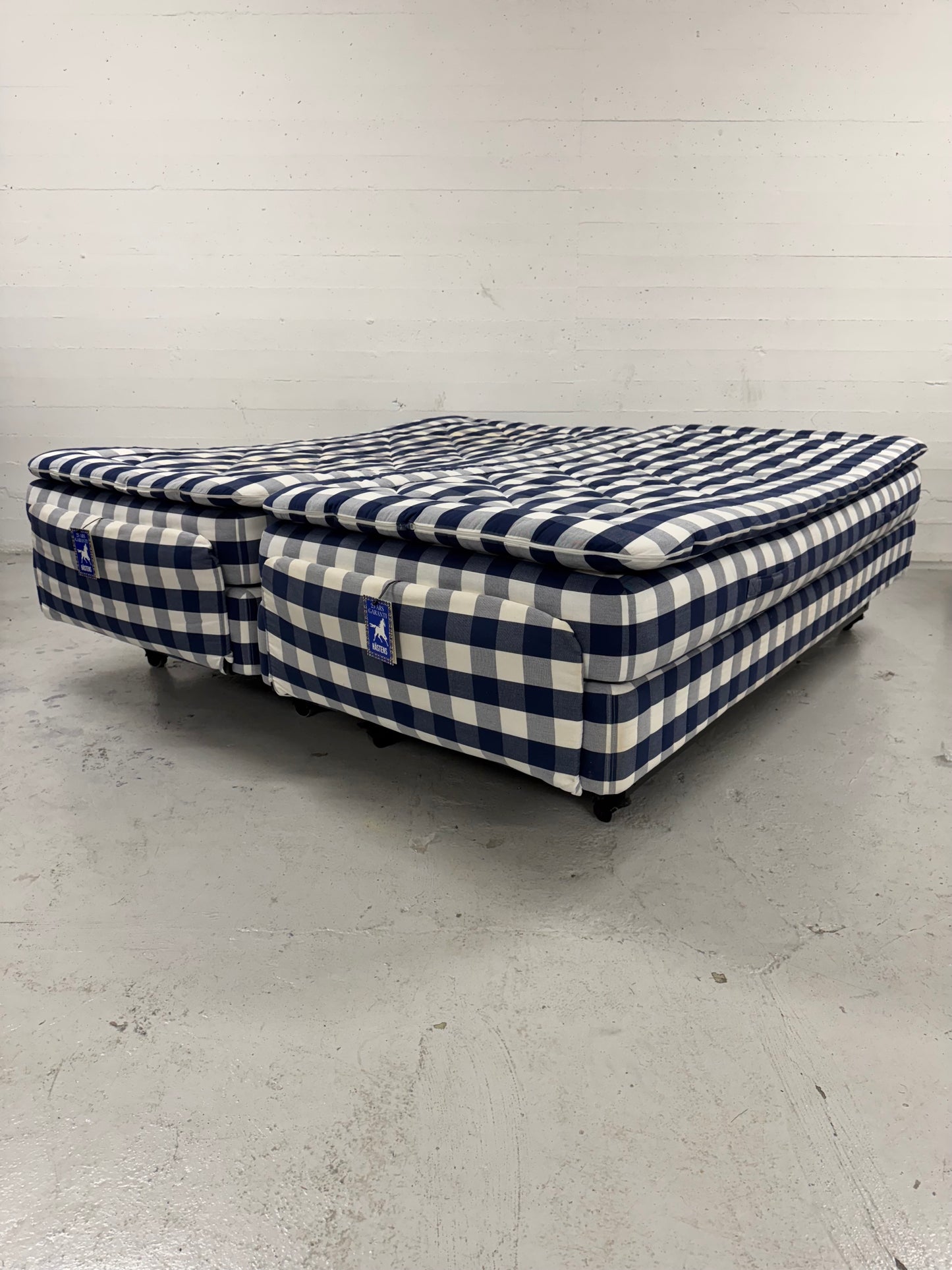 Hästens ‘adjustable’ elevationsseng  – 180x210cm.