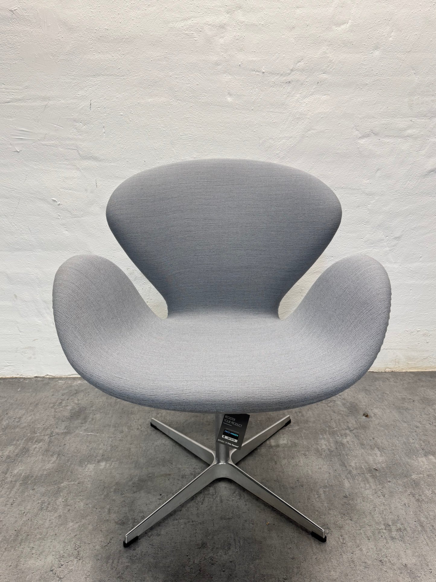 Som ny, Arne Jacobsen ‘Svanen’ Fritz Hansen, model: 3320, original polstring.