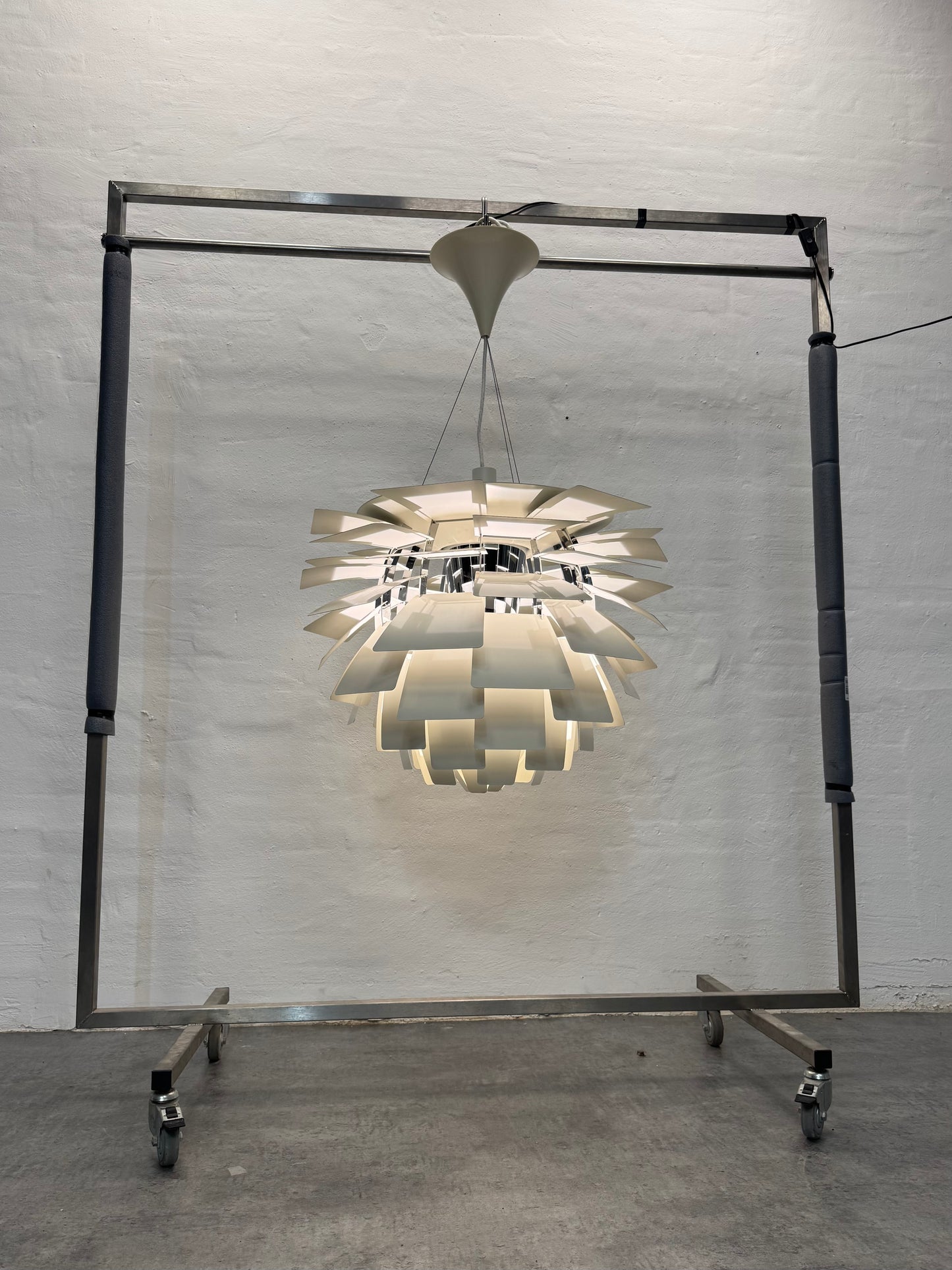 Poul Henningsen ‘Koglen’ Ø72 cm, hvid.