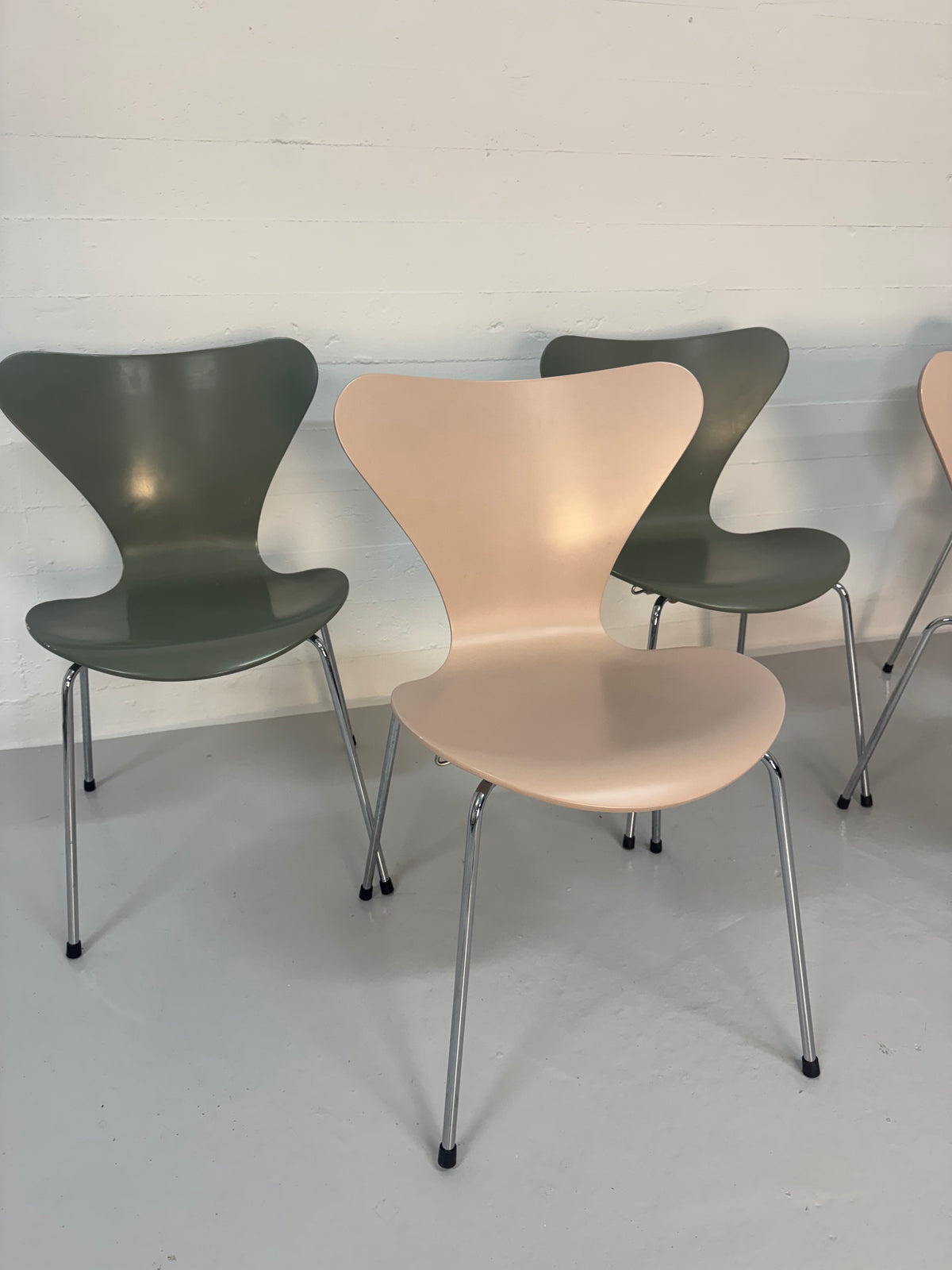 Arne Jacobsen ‘3107’ Fritz Hansen.