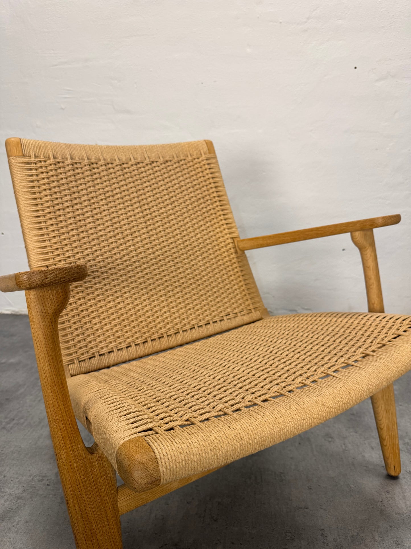 Hans J. Wegner ‘CH25’ egetræ.