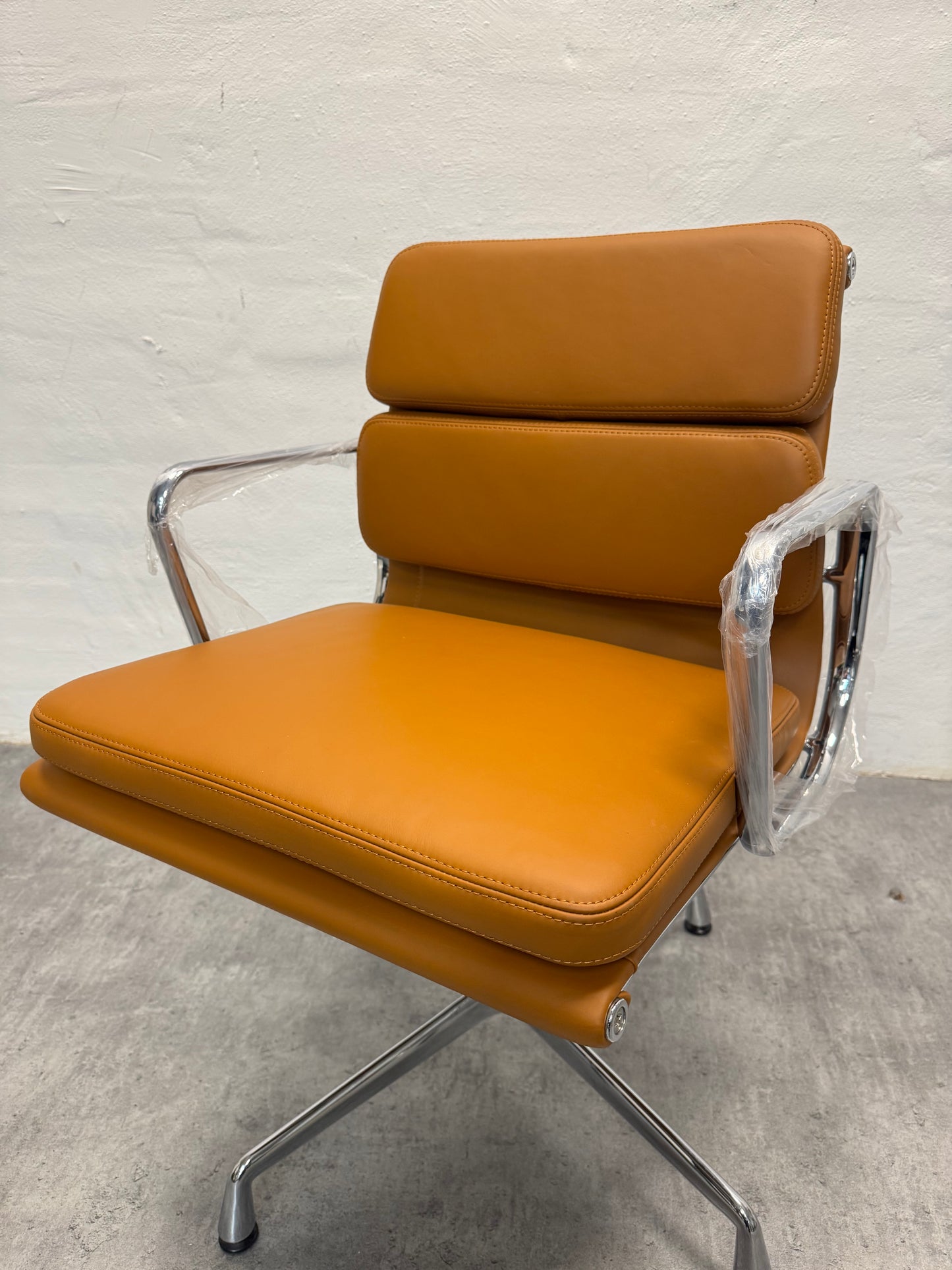 Charles Eames ‘EA-208’ softpad kontorstol.