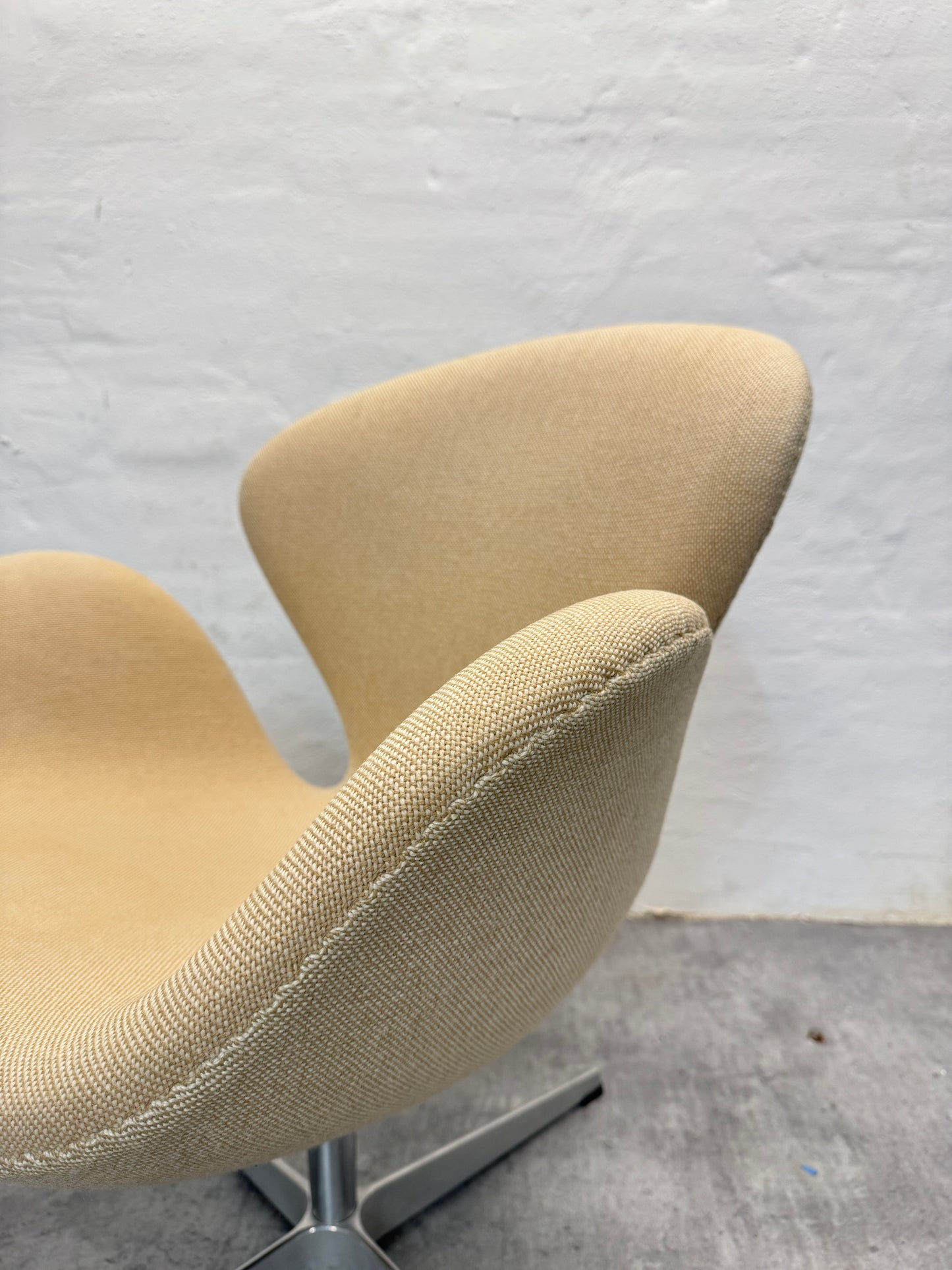 Arne Jacobsen ‘Svanen’ Fritz Hansen, original polstring.