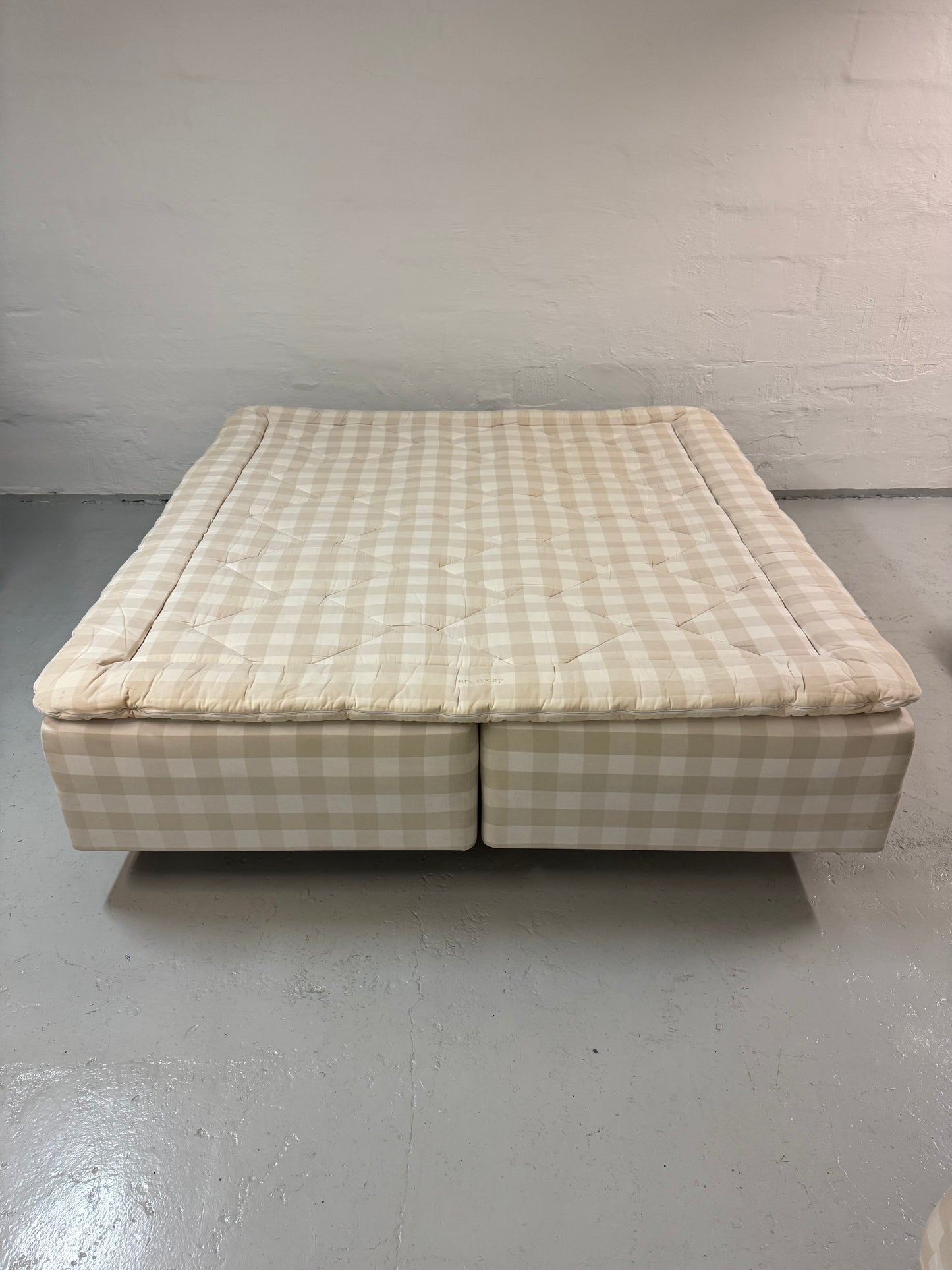 Hästens ‘Superia’ dobbeltseng, med BJX Luxury topmadras.