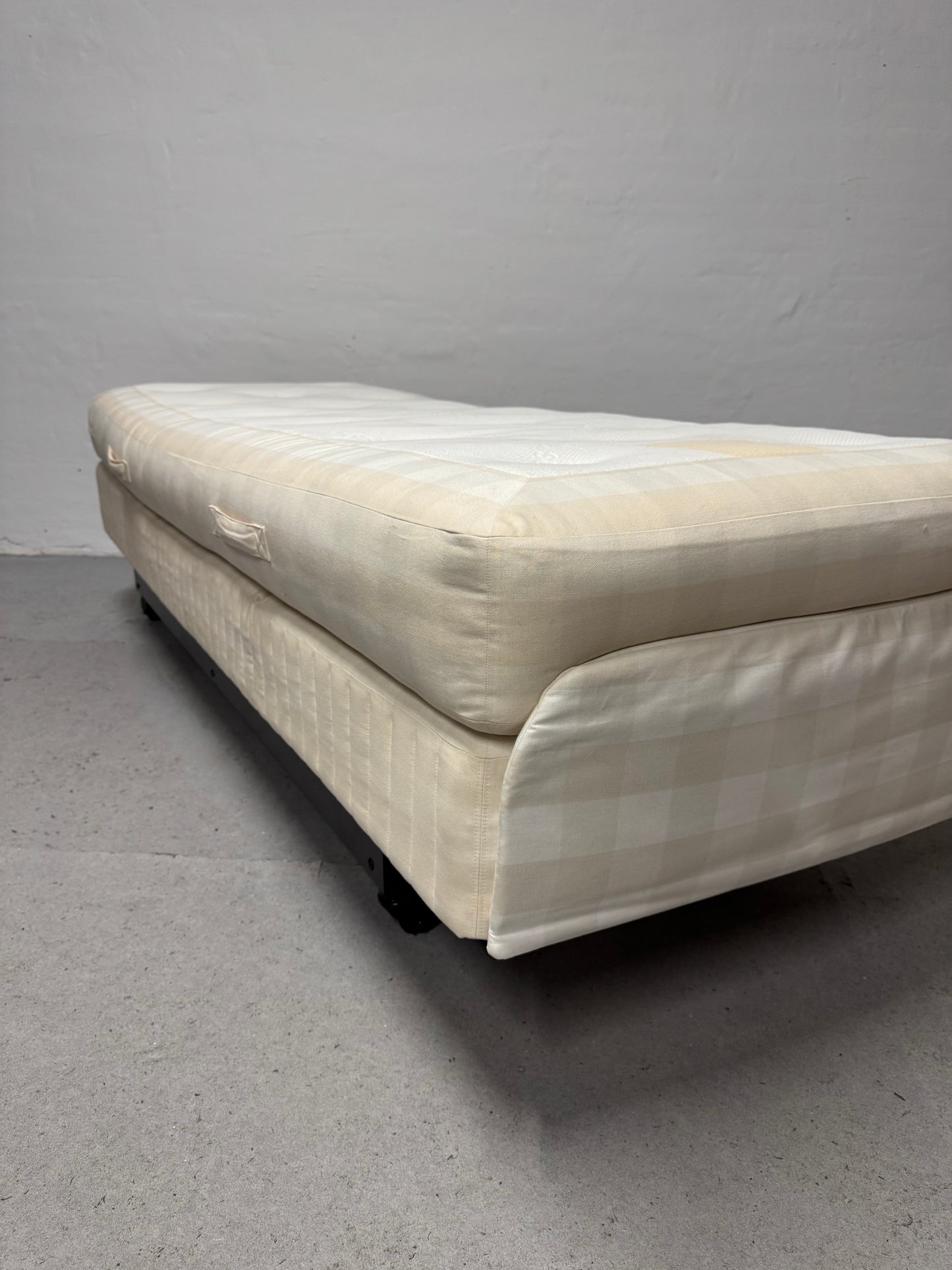 Hästens elevationsseng  – 80x210cm.